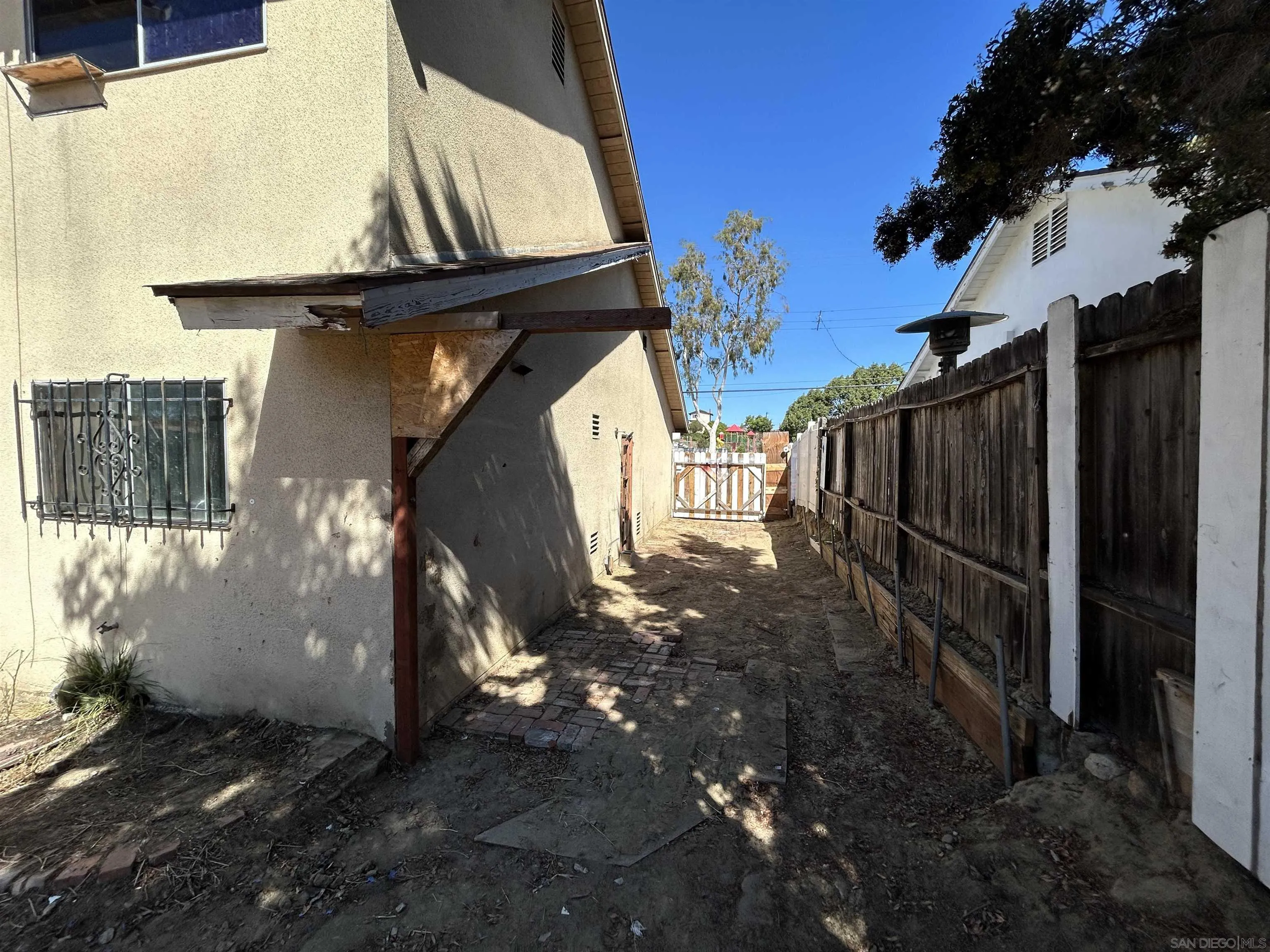 https://cdn.realtyfeed.com/cdn/127/260024068/21a4fa1649615e19aeebf3db0c07474f.webp
