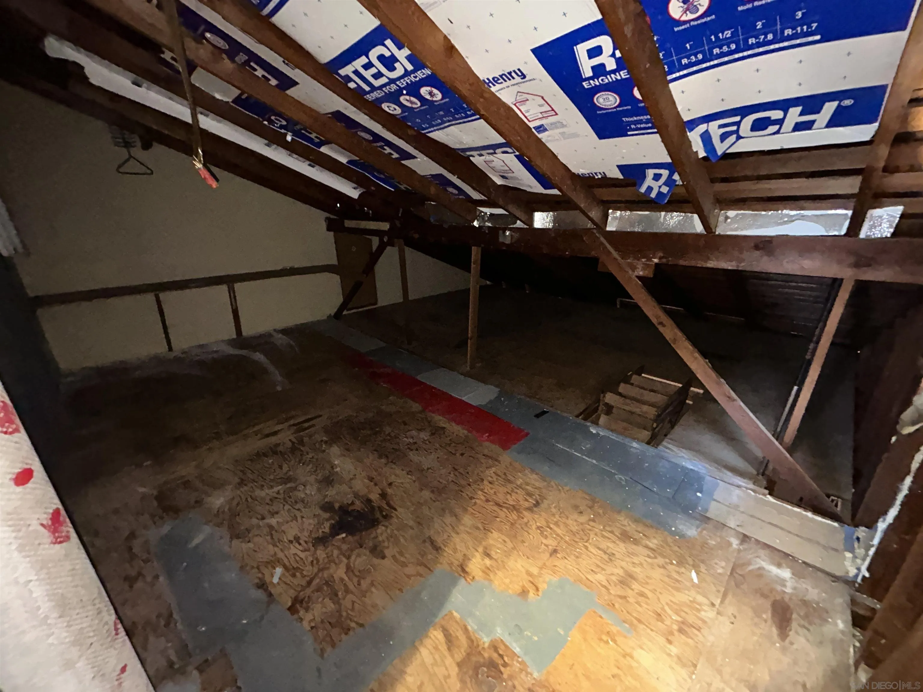 https://cdn.realtyfeed.com/cdn/127/260024068/95168bd0ad31c2d983ad46ced95ba4c3.webp