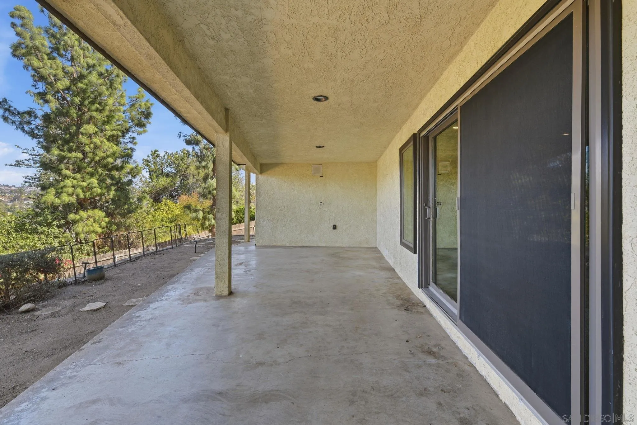 https://cdn.realtyfeed.com/cdn/127/260024070/0bf616f62be3a6503976934b2aeb0189.webp