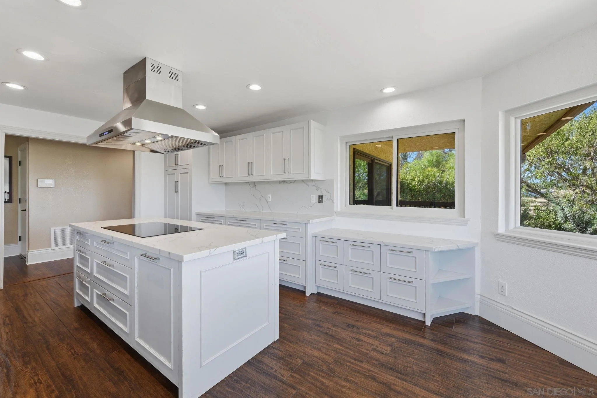 https://cdn.realtyfeed.com/cdn/127/260024070/52ef95b651f568a378f35c1dca892dc7.webp
