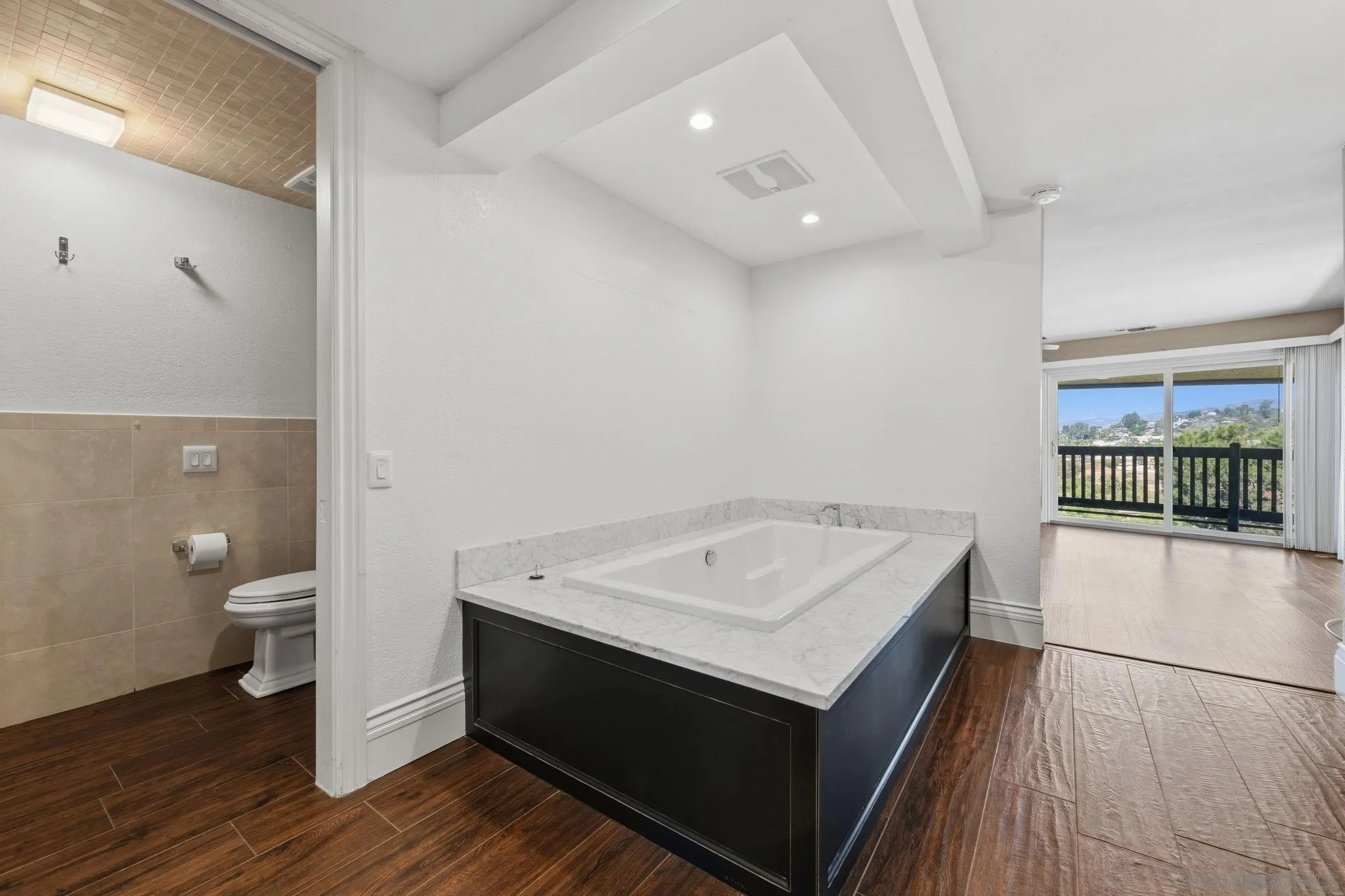 https://cdn.realtyfeed.com/cdn/127/260024070/5ac4c8eee2ac4712d78532733233d22c.webp