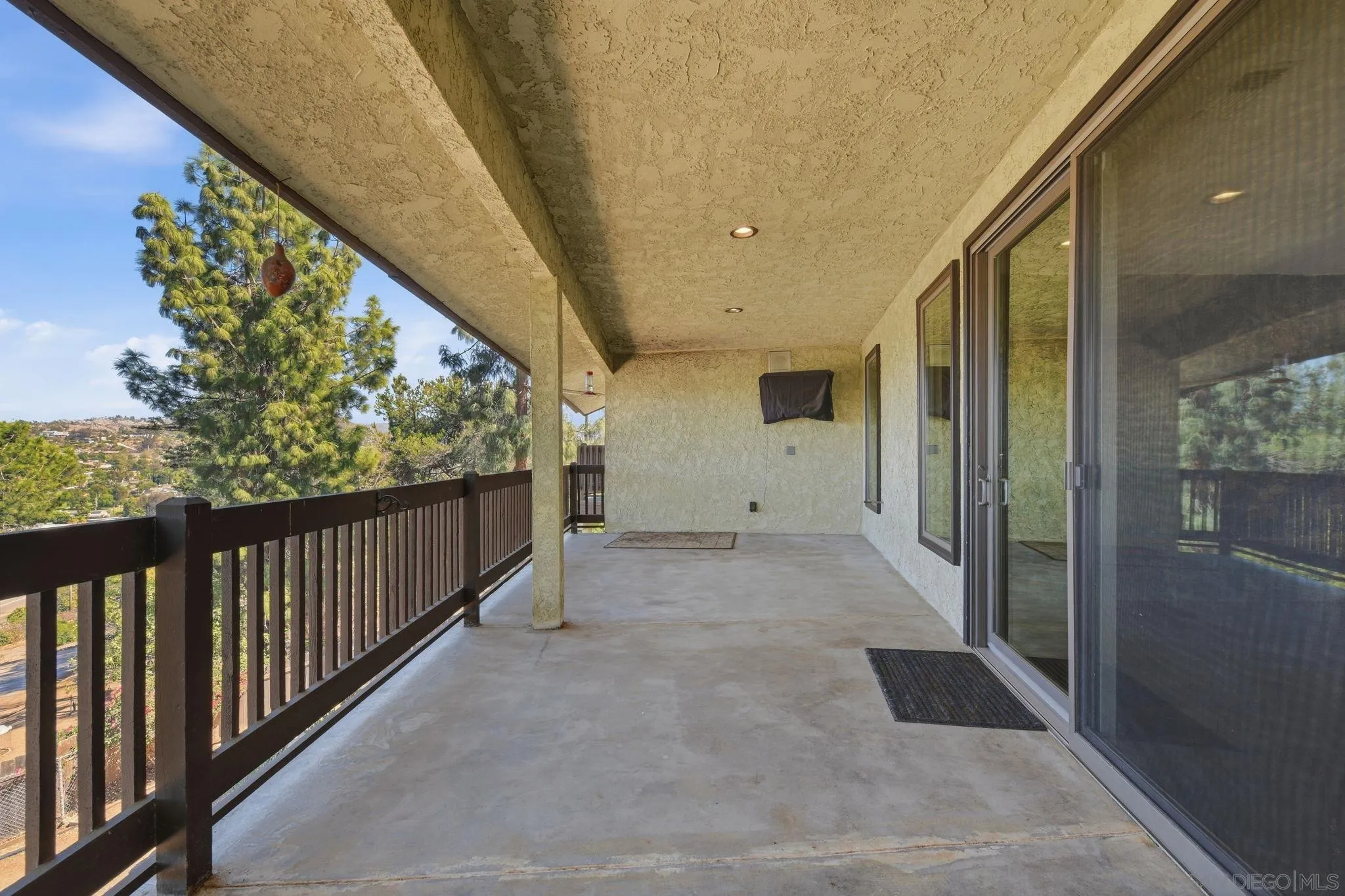 https://cdn.realtyfeed.com/cdn/127/260024070/d45ea9e9aaf831ef27469990a49985c3.webp