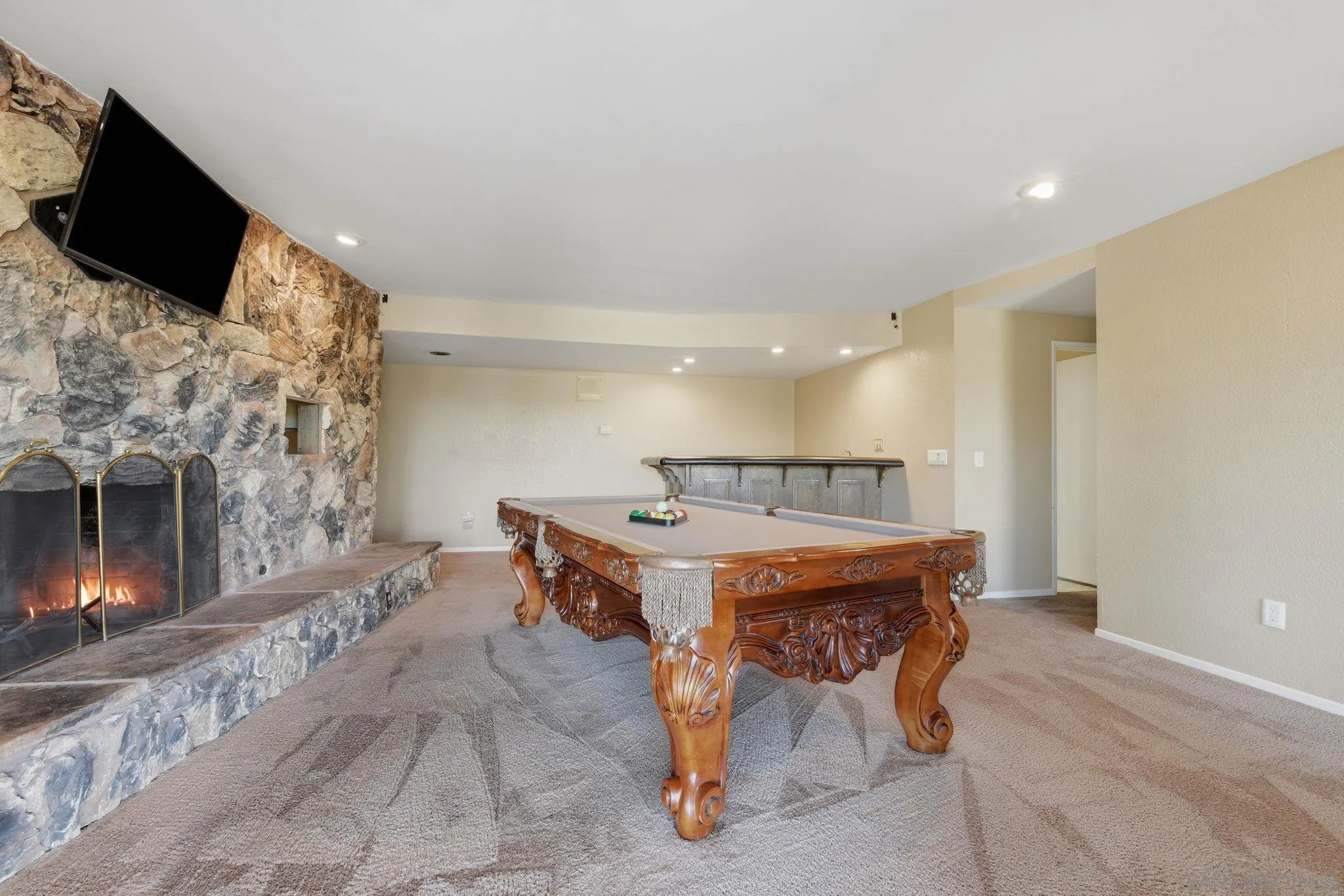 https://cdn.realtyfeed.com/cdn/127/260024070/e33c1a11448ba820247d2678c99a36d1.webp