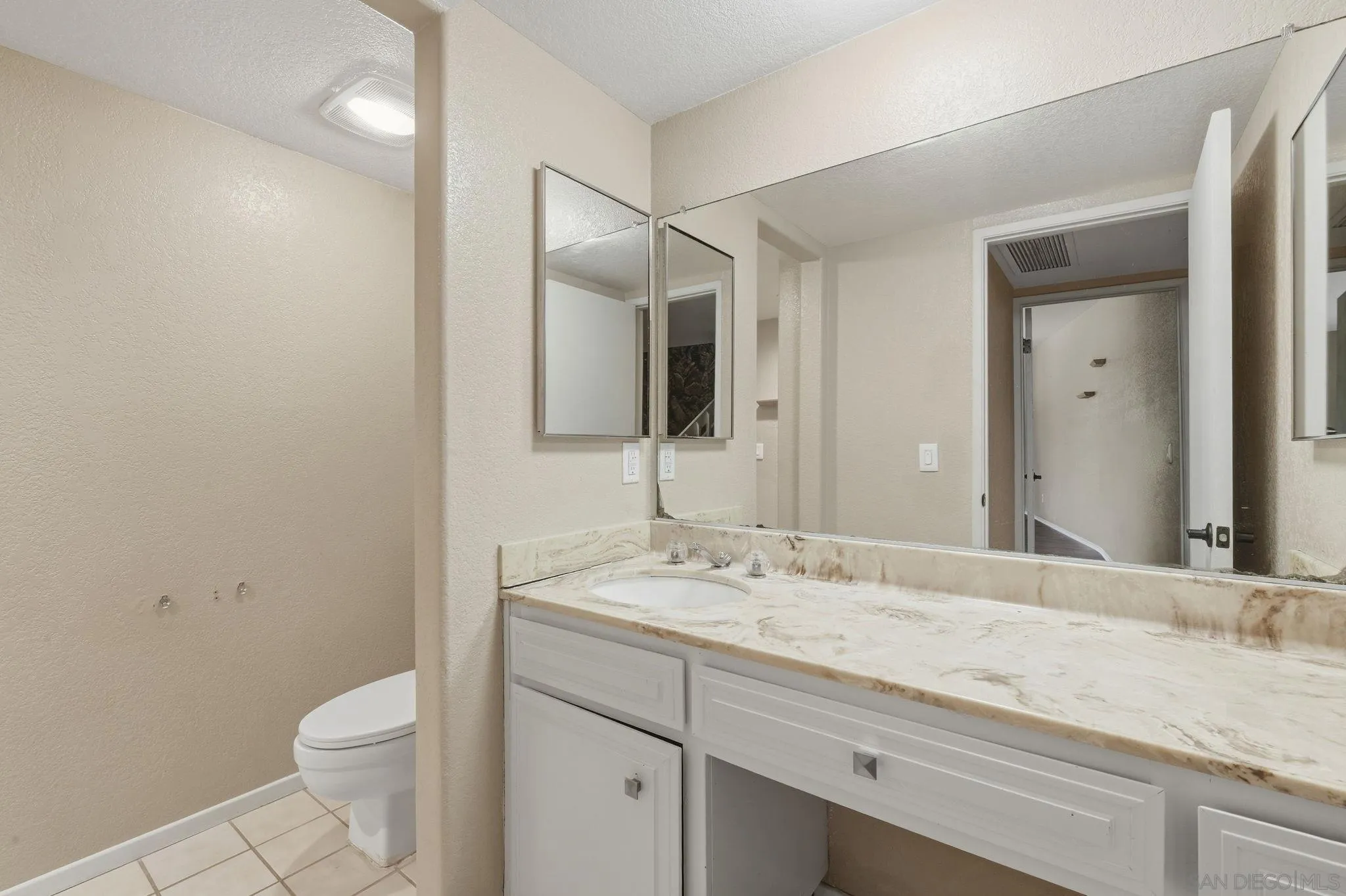 https://cdn.realtyfeed.com/cdn/127/260024070/e3459fa250d908f822ab86cb7610e763.webp