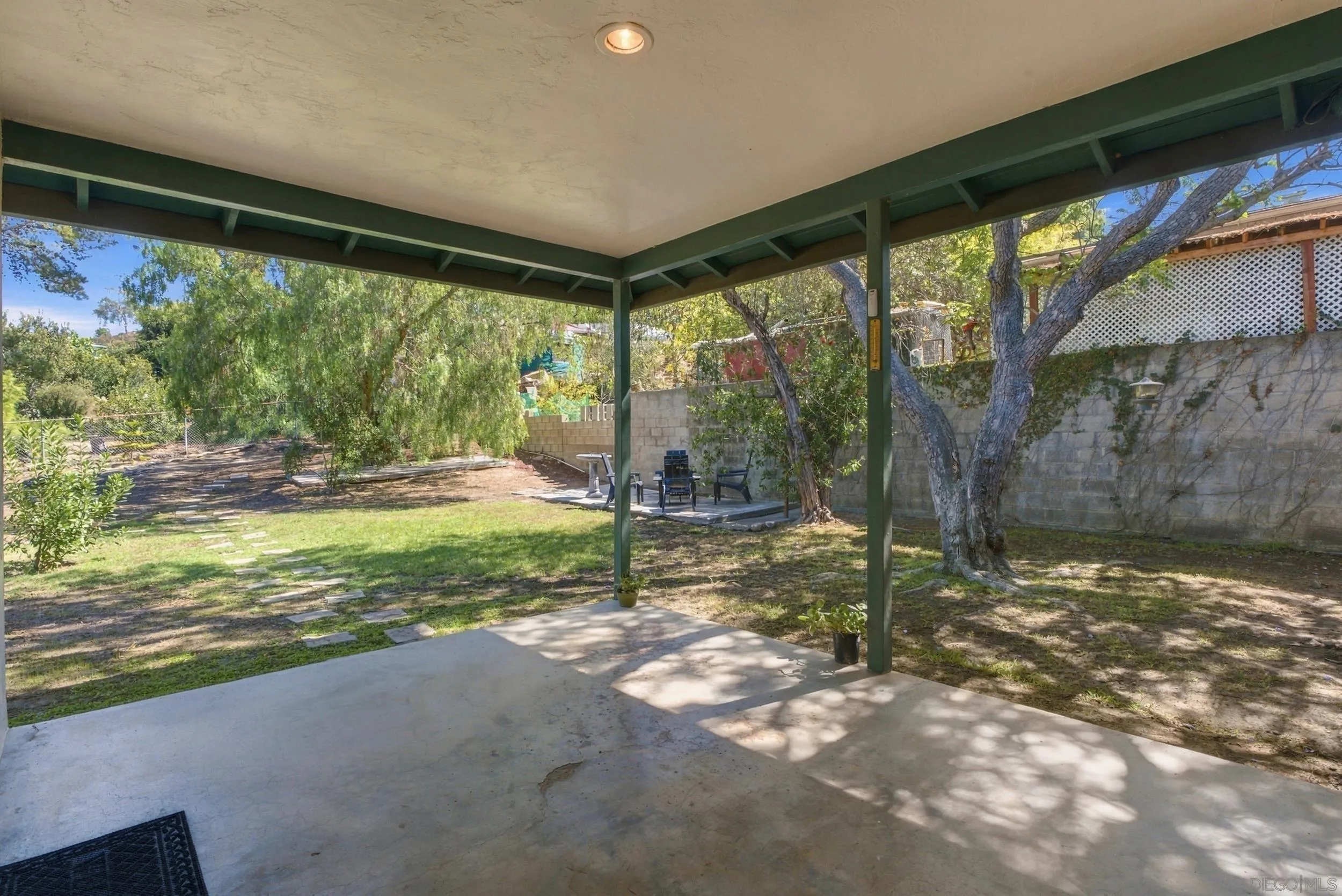 https://cdn.realtyfeed.com/cdn/127/260024071/000db9731b1166212f566064cbbfcac6.webp