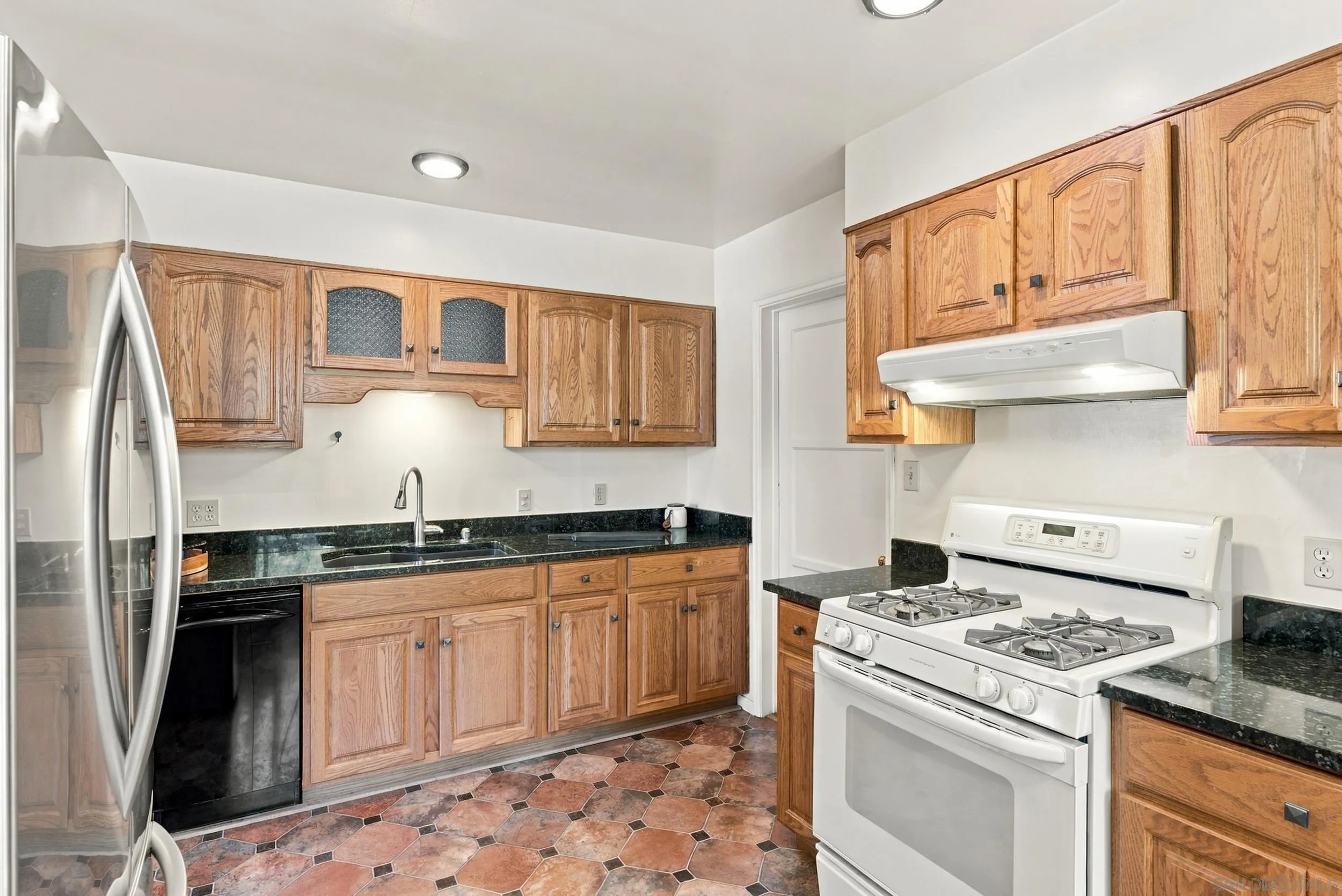 https://cdn.realtyfeed.com/cdn/127/260024071/4ca7016309f22e2603026bff2b3c1c39.webp