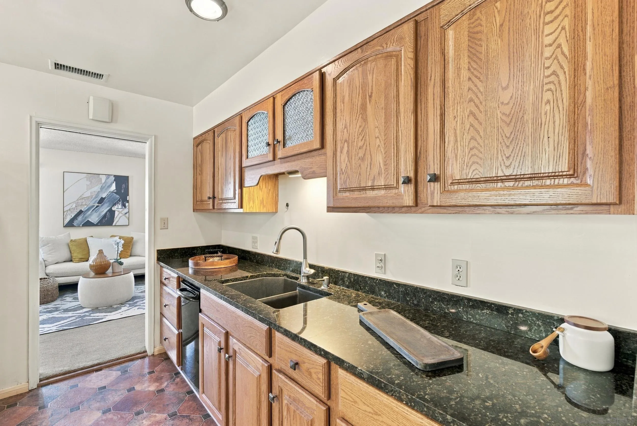 https://cdn.realtyfeed.com/cdn/127/260024071/5e45a17974a67331ddfe11961e2a0274.webp