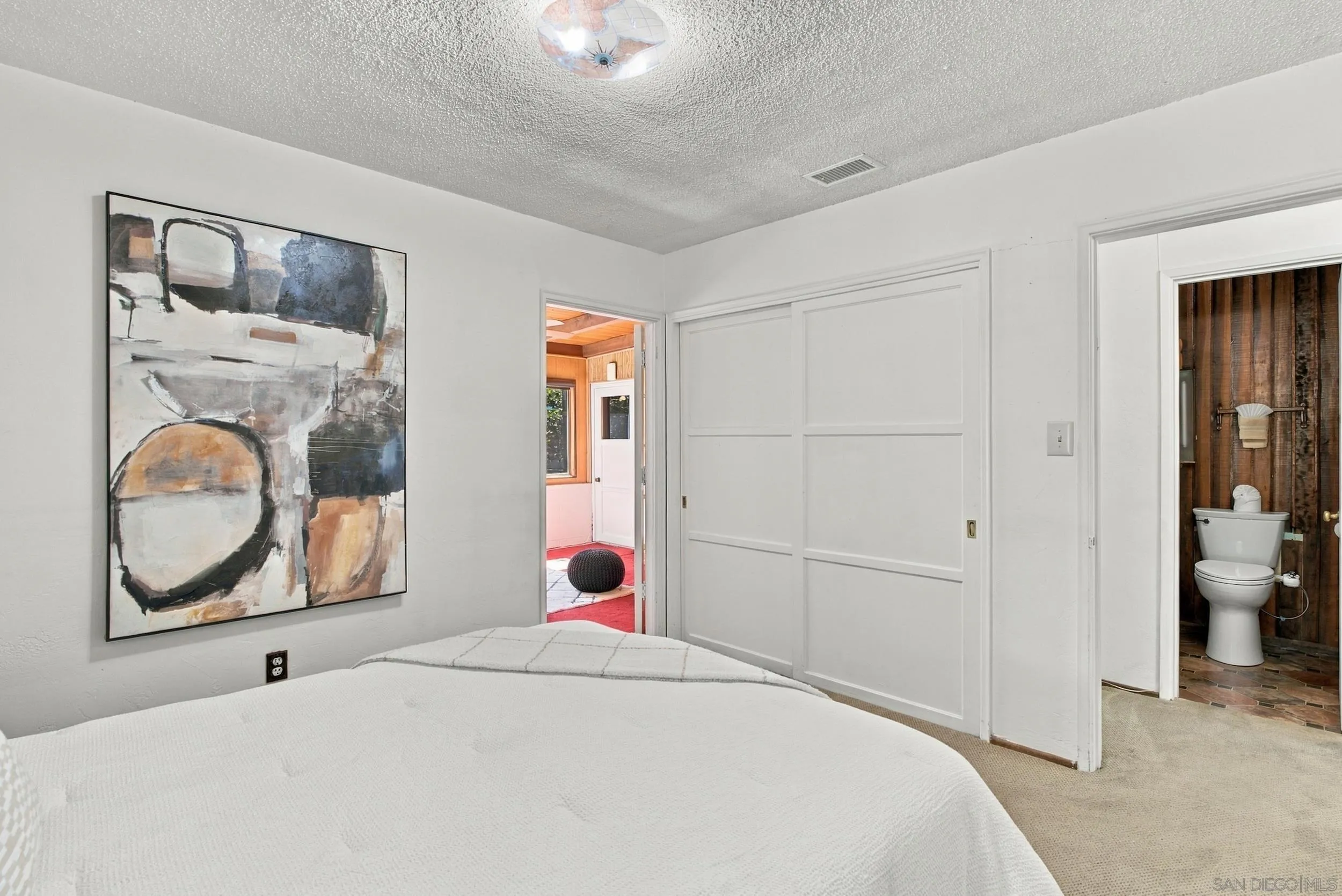 https://cdn.realtyfeed.com/cdn/127/260024071/6466e0923f6732f4908e2787fcc2b391.webp