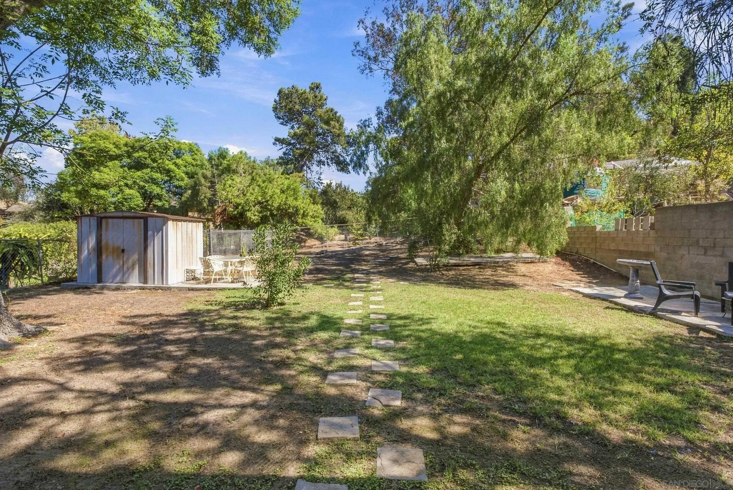 https://cdn.realtyfeed.com/cdn/127/260024071/663a4086359a755578389c642206fb60.webp