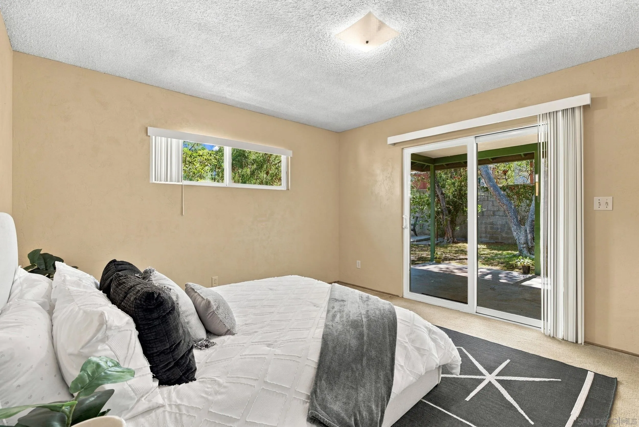 https://cdn.realtyfeed.com/cdn/127/260024071/b9f1c65d3aa31666f8e6e846169ebbfc.webp