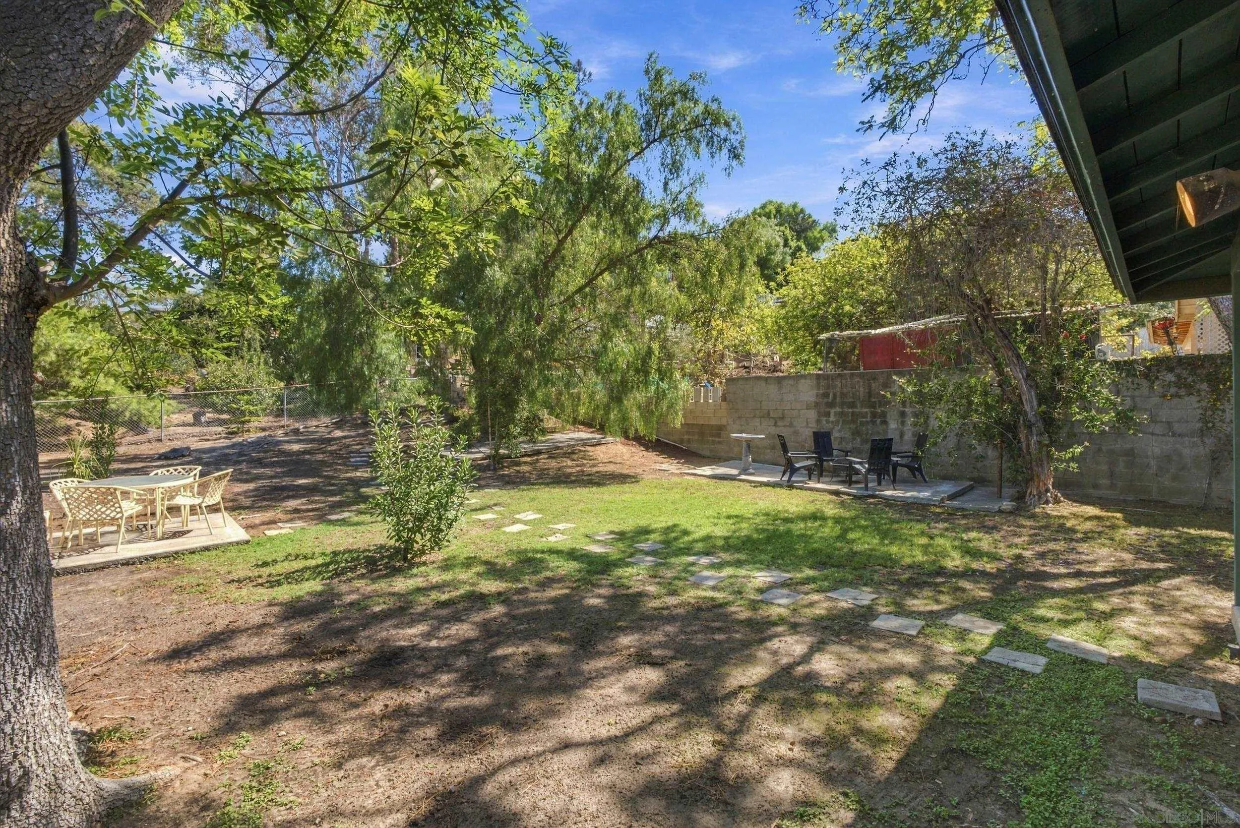https://cdn.realtyfeed.com/cdn/127/260024071/c672687b2ad61e2f6f00fd535b40a1c0.webp