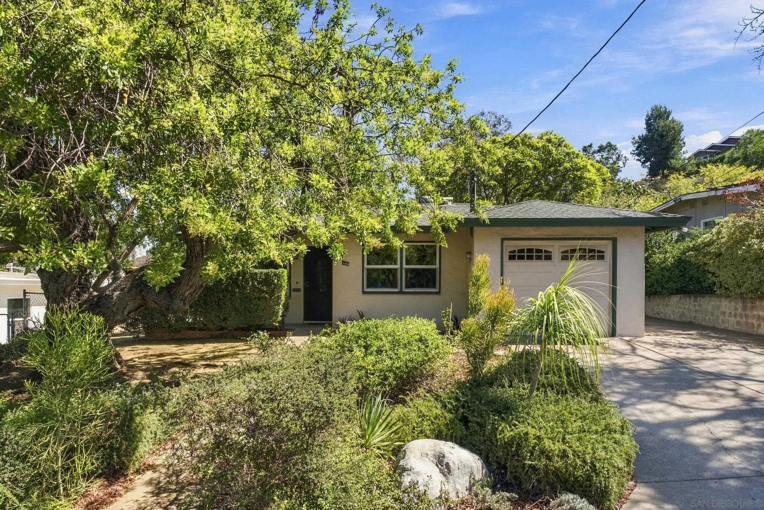 https://cdn.realtyfeed.com/cdn/127/260024071/f7d9797ca9ecd872902d51b5d0a49921.webp