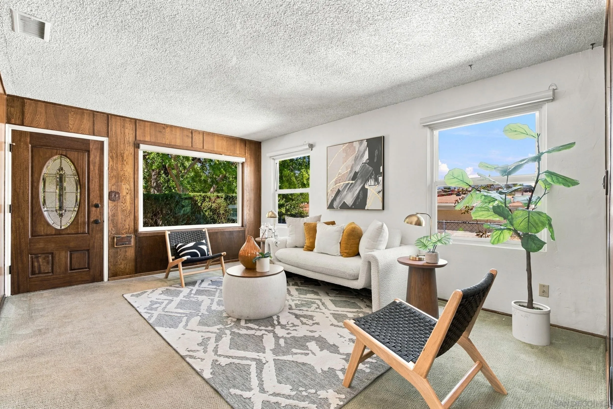 https://cdn.realtyfeed.com/cdn/127/260024071/f902852d1c034479f8c4559de72d4db7.webp