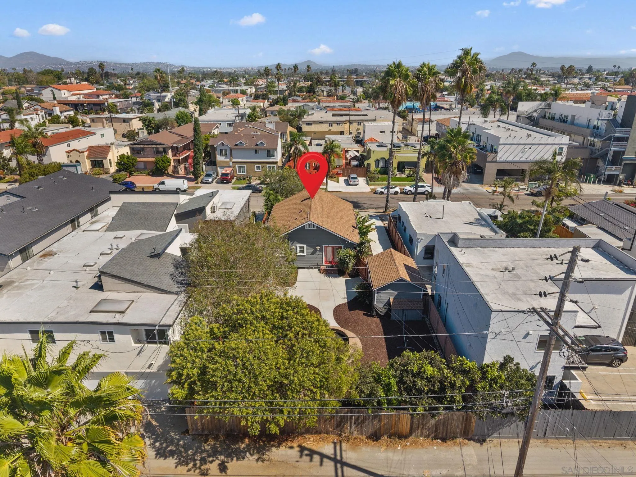 https://cdn.realtyfeed.com/cdn/127/260024073/2bd3f3e199e5d0b2fa96e56245fd477e.webp