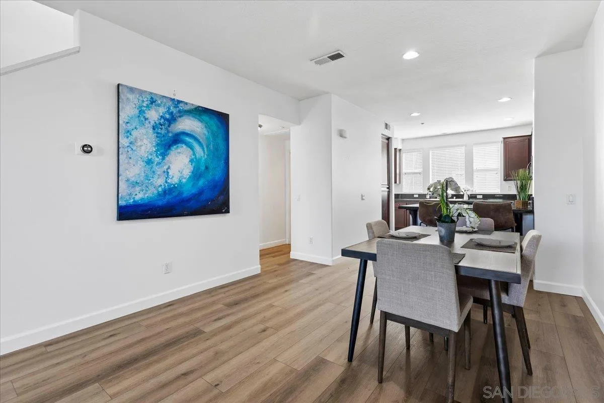 https://cdn.realtyfeed.com/cdn/127/260024075/2d731e399fa1b96c2065da53976fa18d.webp