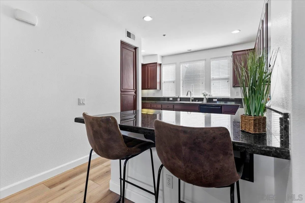 https://cdn.realtyfeed.com/cdn/127/260024075/4b59548165205d27a437c58845b9b742.webp