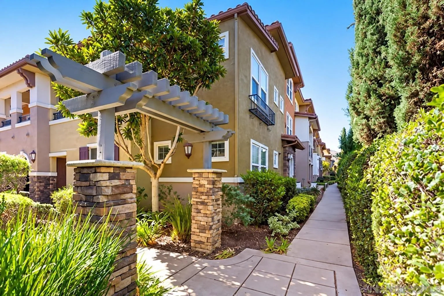 https://cdn.realtyfeed.com/cdn/127/260024075/f3c6fdf389033b2b27bab78a3f30667c.webp