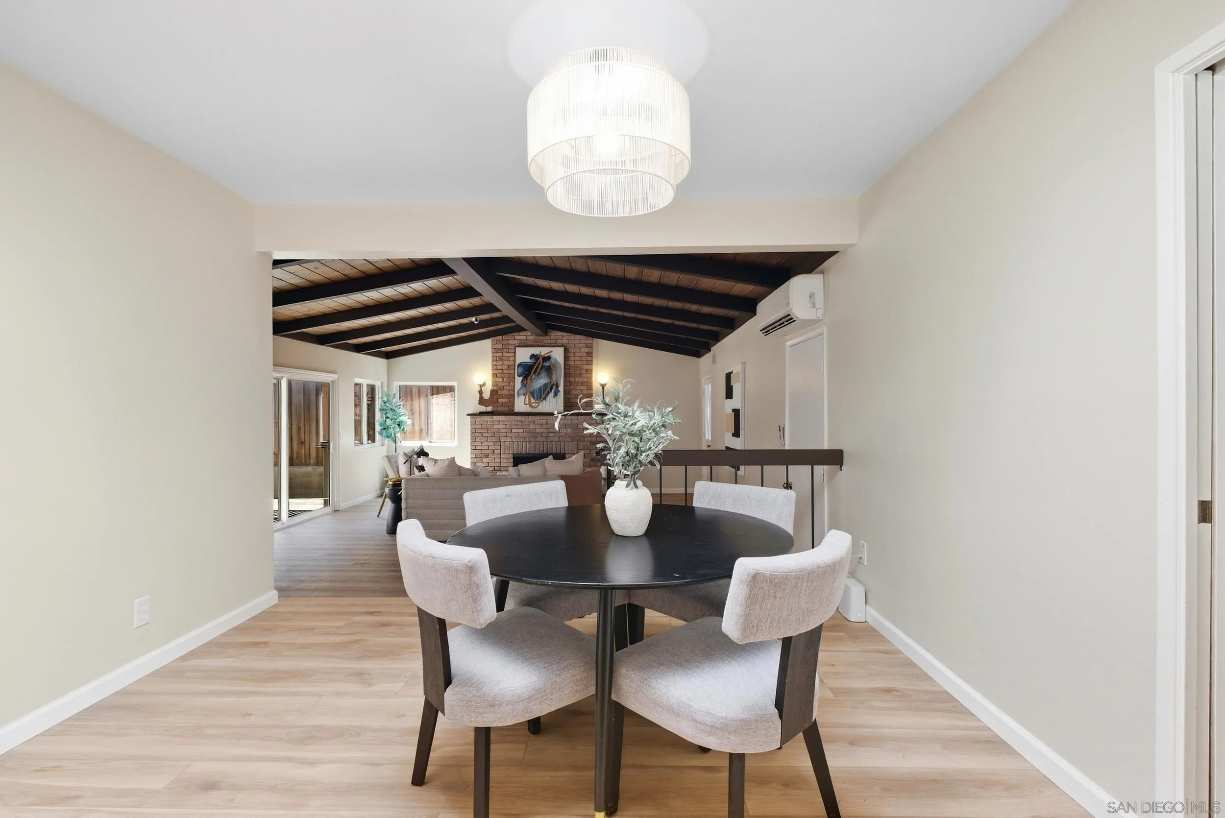 https://cdn.realtyfeed.com/cdn/127/260024076/1c673caf2e9c707a5252ebf5faf6eb10.webp