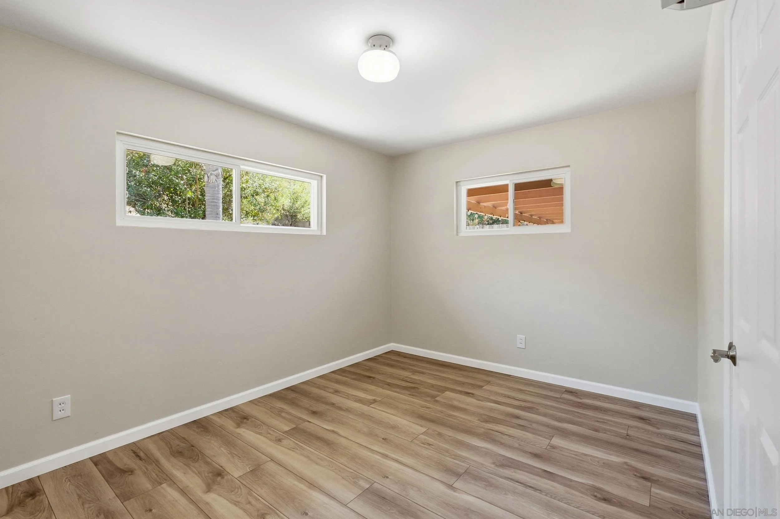 https://cdn.realtyfeed.com/cdn/127/260024076/33b392110d789536cf35ef3dd43b3933.webp