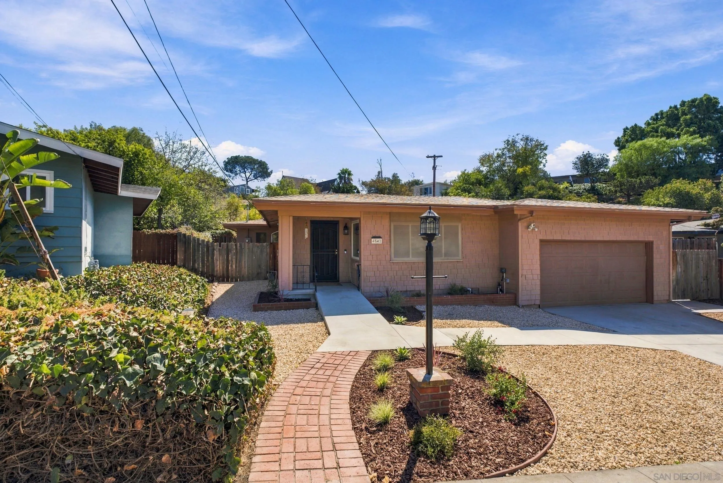 https://cdn.realtyfeed.com/cdn/127/260024076/3d01e6d5a23504ba3d8754c87af83a0e.webp
