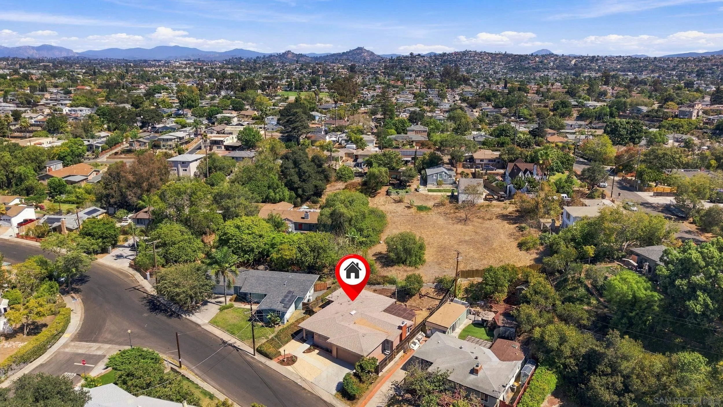https://cdn.realtyfeed.com/cdn/127/260024076/679ac617fe1f6d437c7a99282d49934e.webp