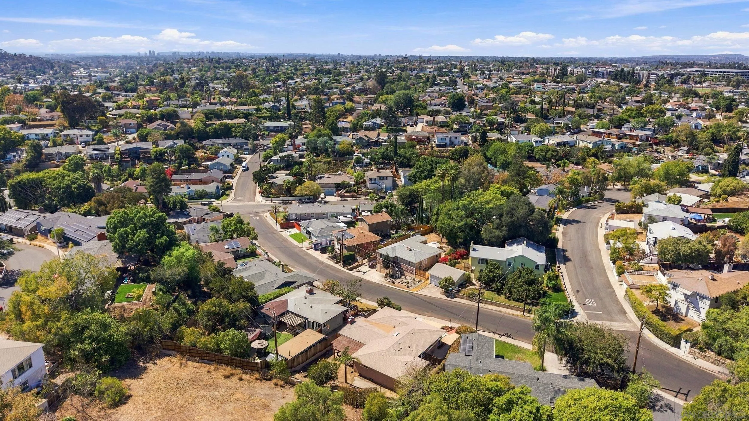 https://cdn.realtyfeed.com/cdn/127/260024076/71b77fc8d29a4902587e9d8f9916c03c.webp