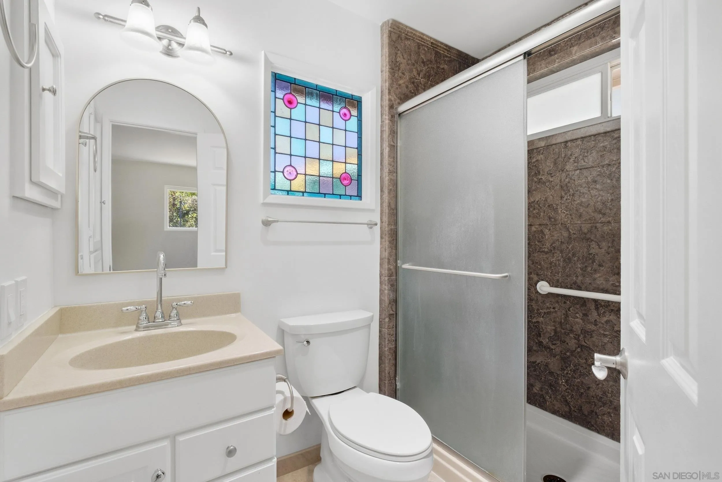 https://cdn.realtyfeed.com/cdn/127/260024076/88ef0b95720e6f263e0962af108d8872.webp