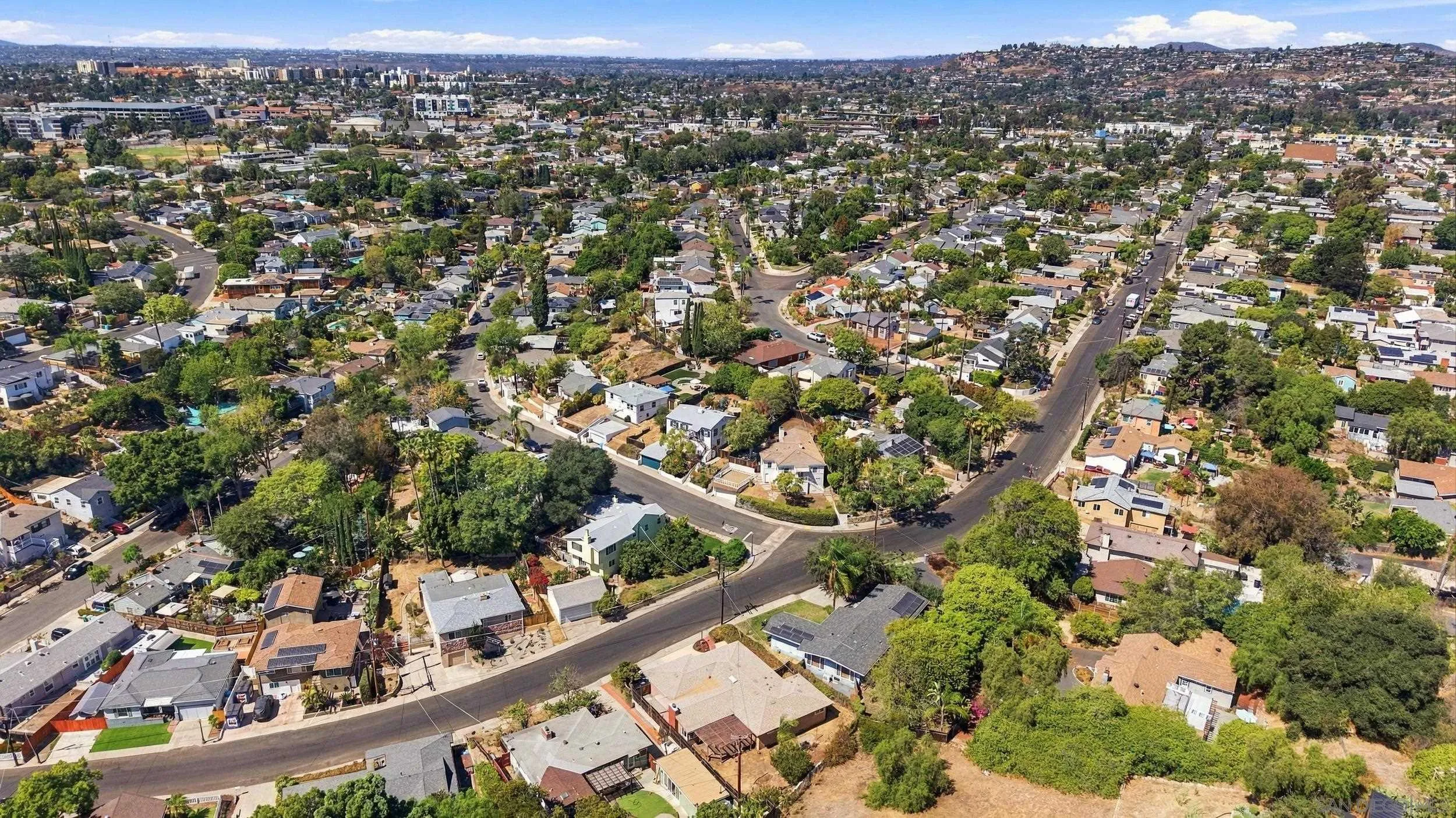 https://cdn.realtyfeed.com/cdn/127/260024076/9d0b1fe85aa42e74f63bcd62965e9cf0.webp