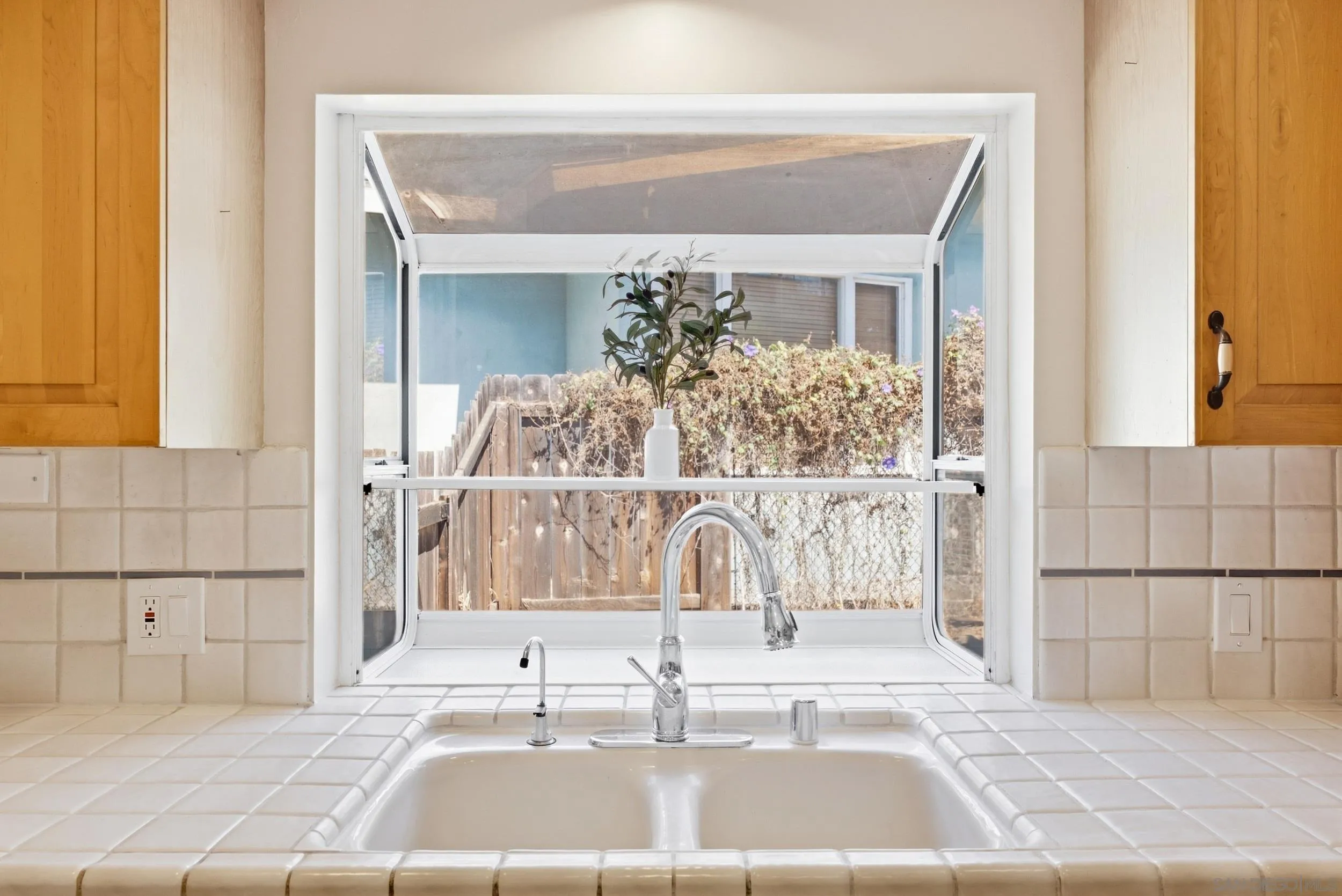 https://cdn.realtyfeed.com/cdn/127/260024076/a5c5f9e8db4ae49122bf83ef686ed721.webp