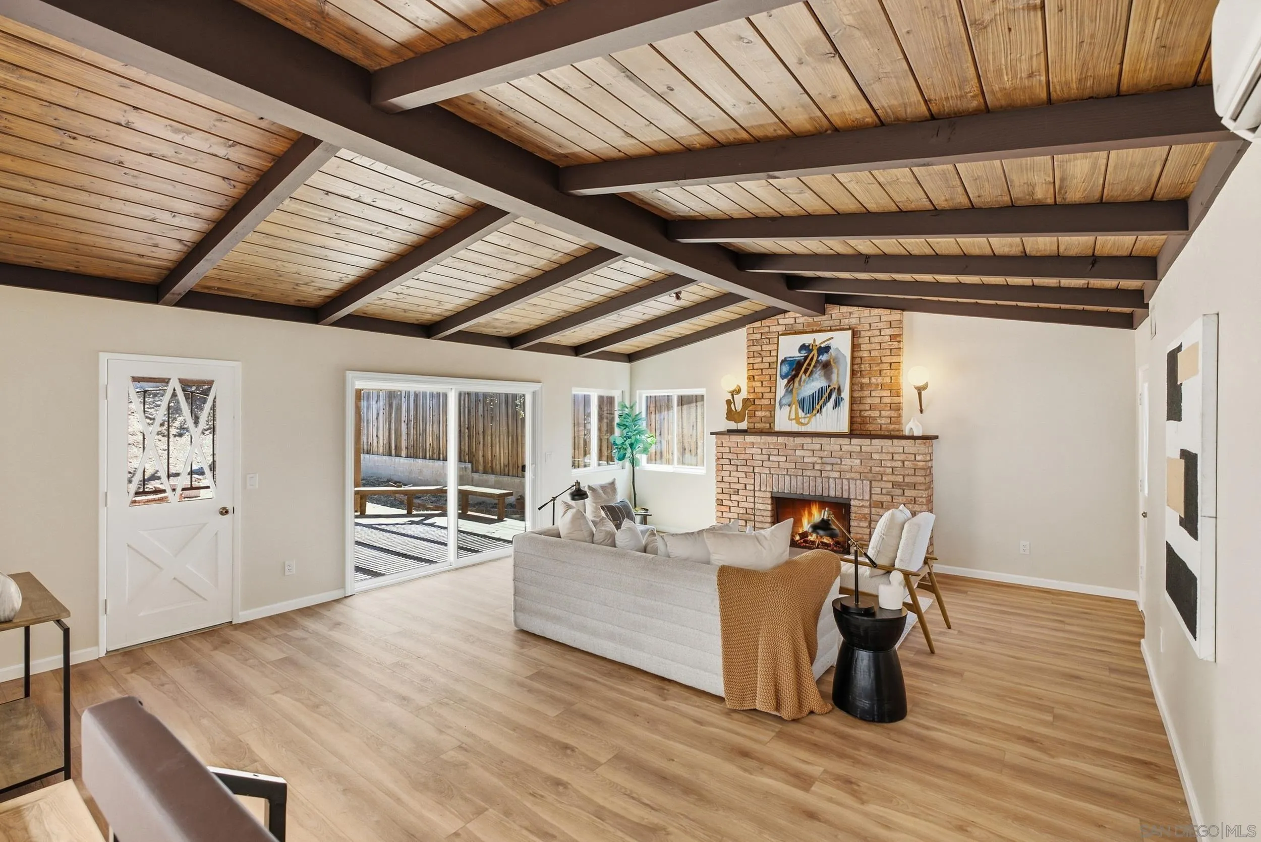 https://cdn.realtyfeed.com/cdn/127/260024076/b223d72eb1f92edf1d25b06836670e00.webp