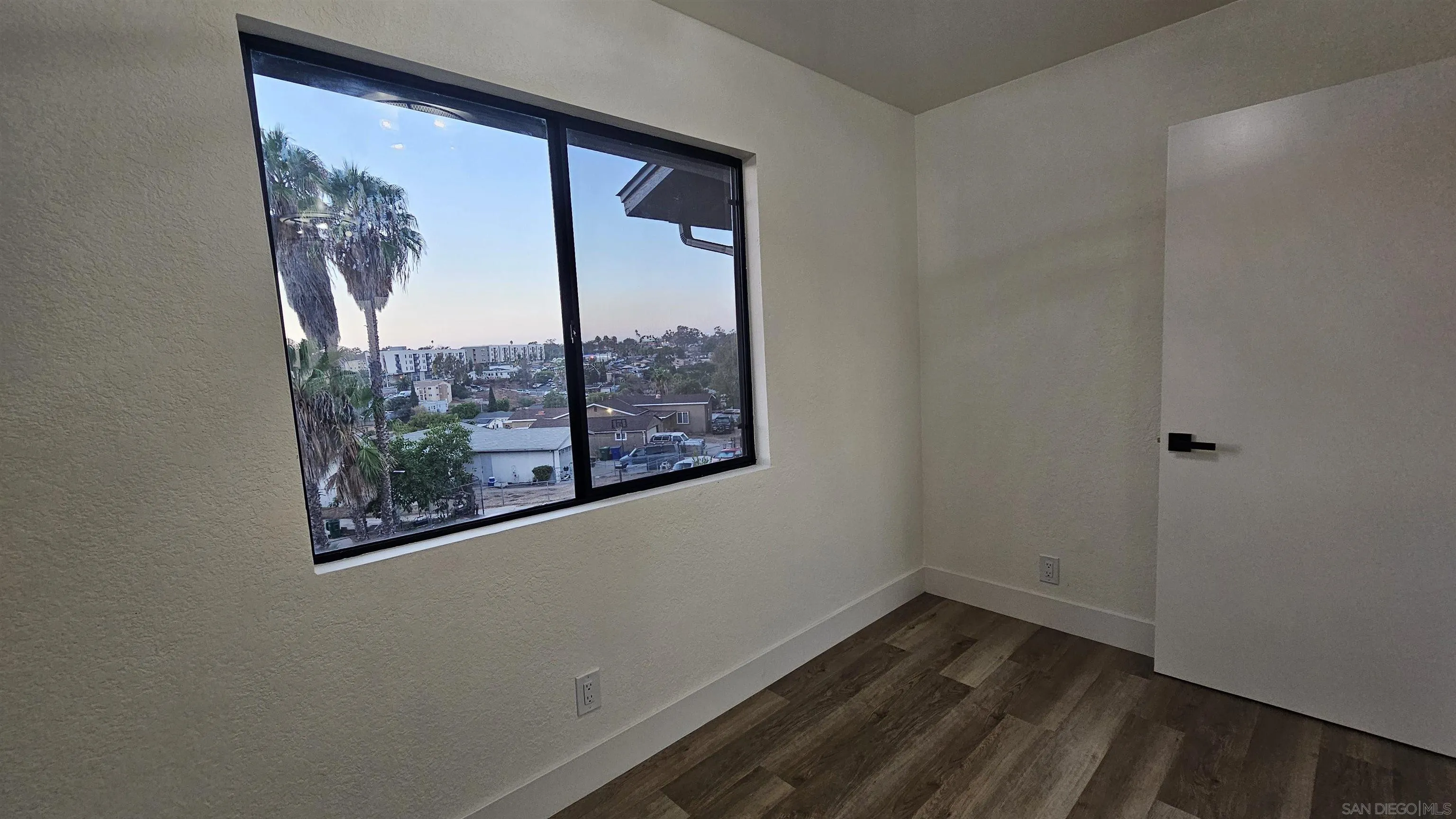 https://cdn.realtyfeed.com/cdn/127/260024077/978294b21cd79f035dfe33435be7aeb3.webp