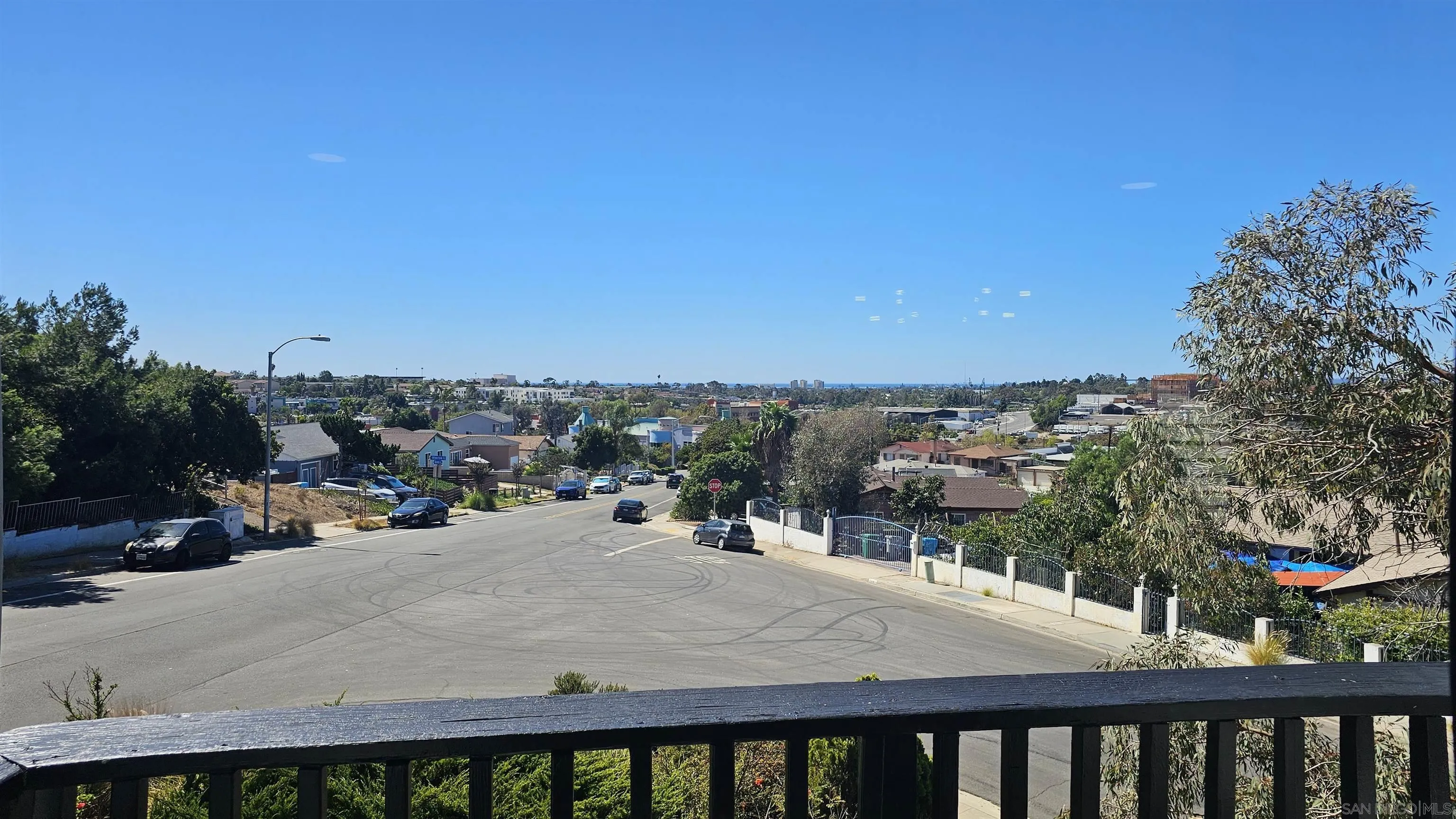 https://cdn.realtyfeed.com/cdn/127/260024077/c6637856191fe7b6371285f92d36c9d3.webp