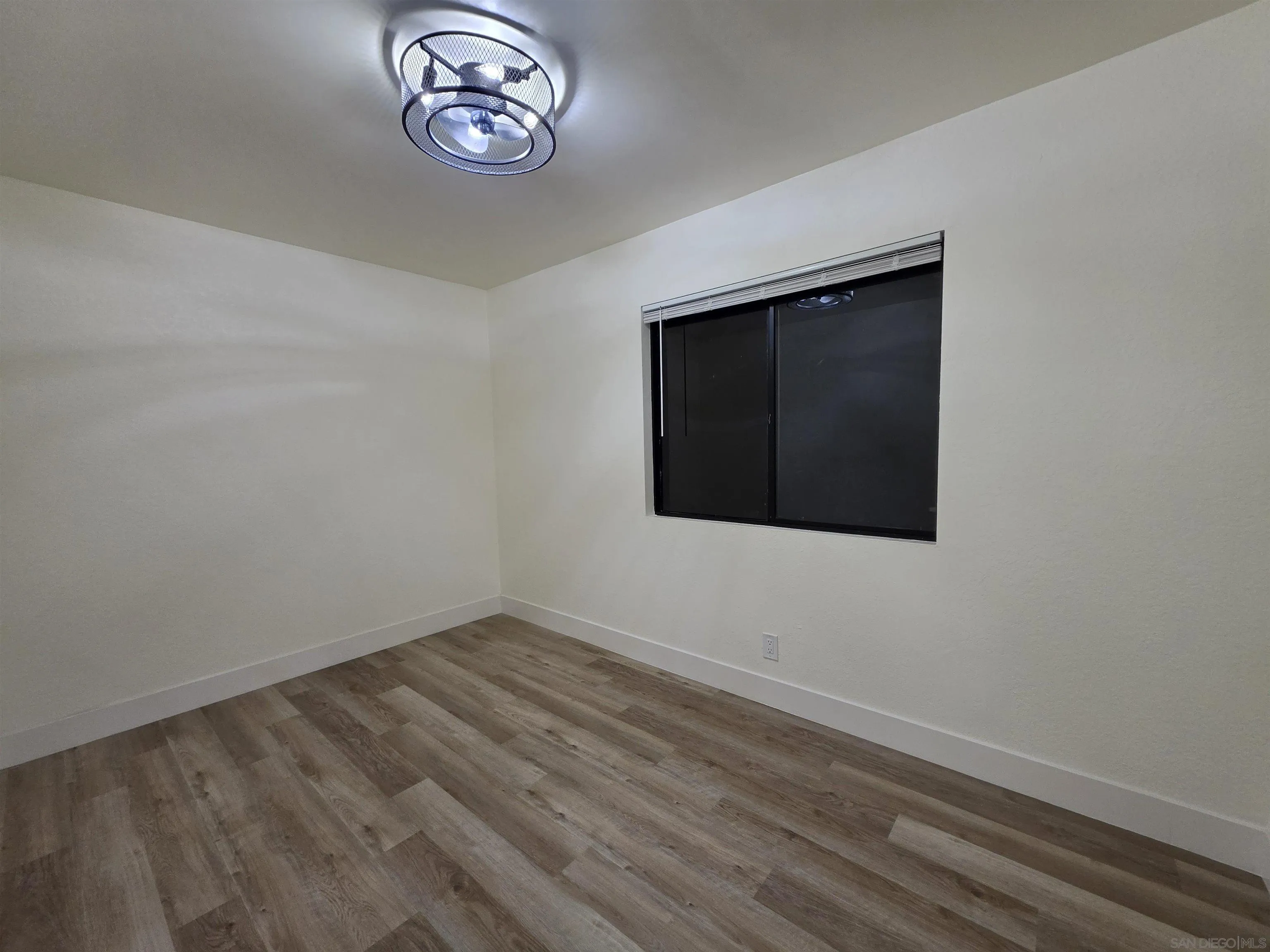 https://cdn.realtyfeed.com/cdn/127/260024077/c6edb87da50899b90ded4777d04a2d3c.webp