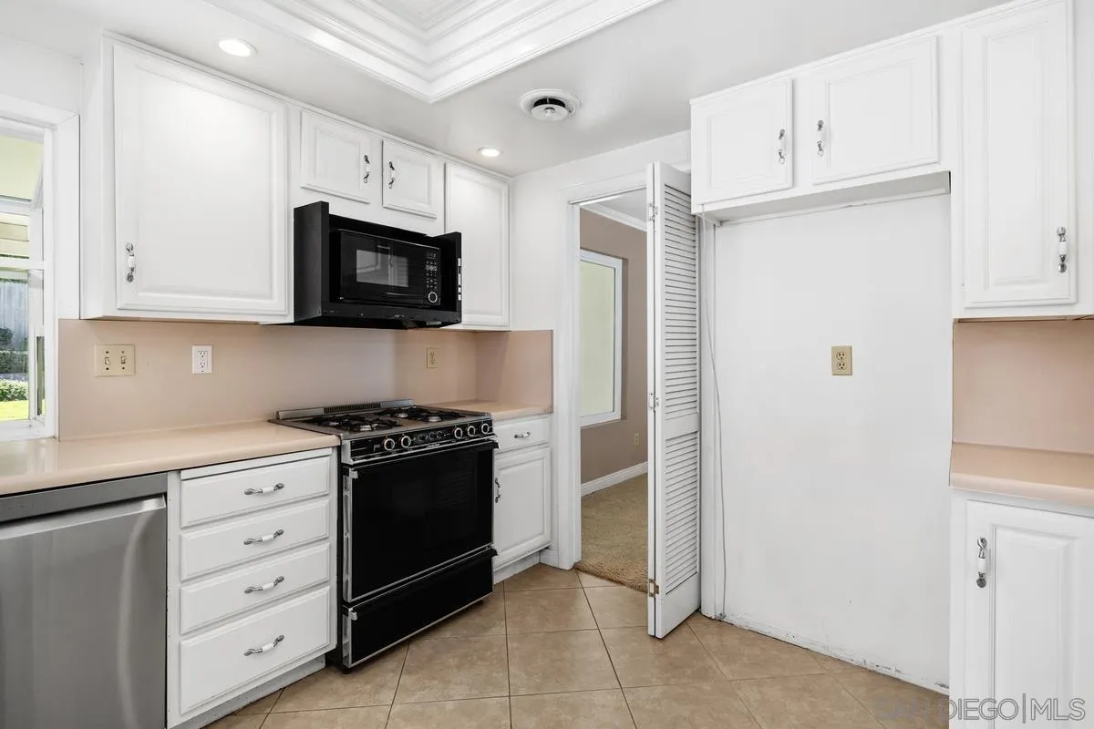 https://cdn.realtyfeed.com/cdn/127/260024080/756f7e6c8a55b10ea89a5e5f0dce7673.webp