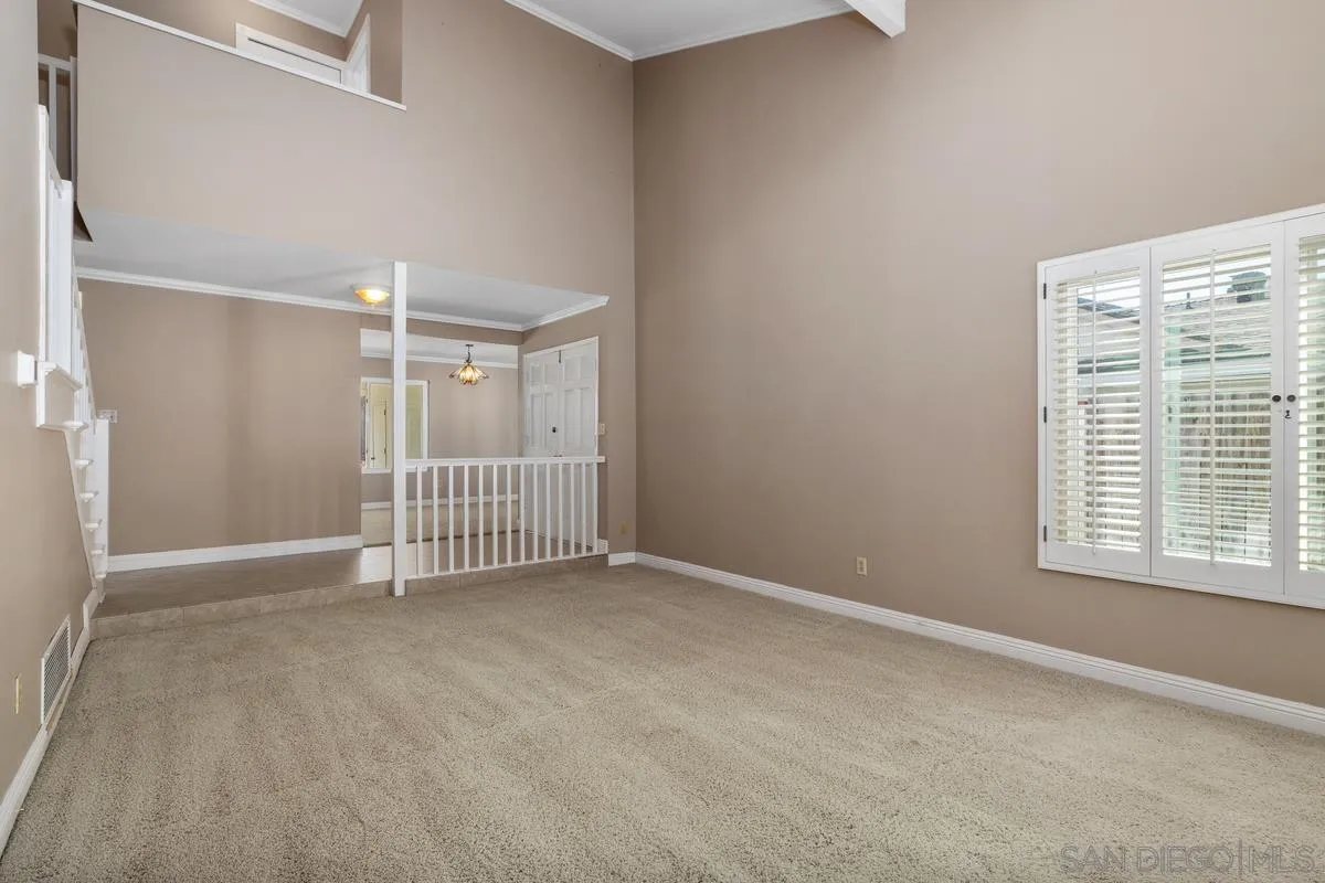 https://cdn.realtyfeed.com/cdn/127/260024080/f5e9e6e2501a0f5d032393f2711e8f3f.webp