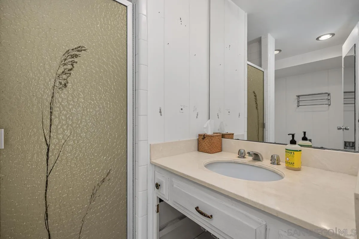 https://cdn.realtyfeed.com/cdn/127/260024082/7d15d5b3fb10171c63187e91e3a8b3da.webp