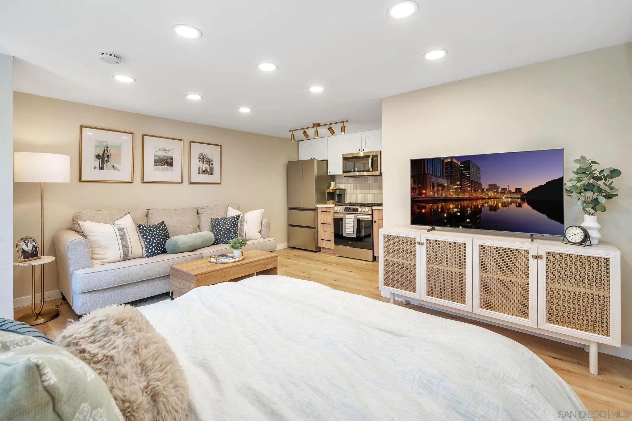 418 Ivy Street, San Diego, CA 92101, photo 37