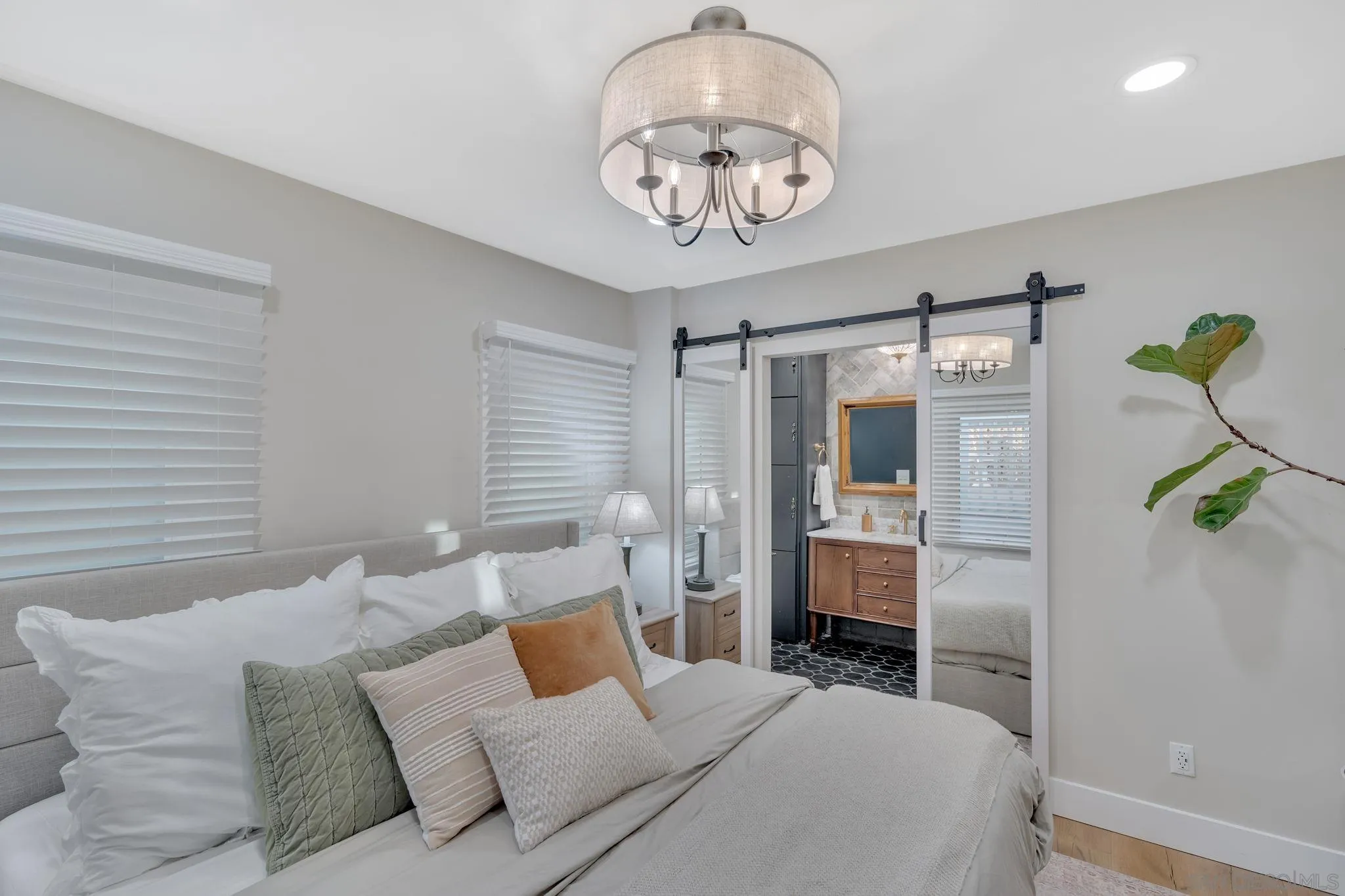 418 Ivy Street, San Diego, CA 92101, photo 18