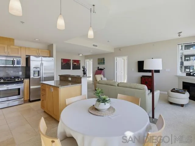 https://cdn.realtyfeed.com/cdn/127/260024084/3e799ce0a8d3d914e9ff191b0dedf4be.webp
