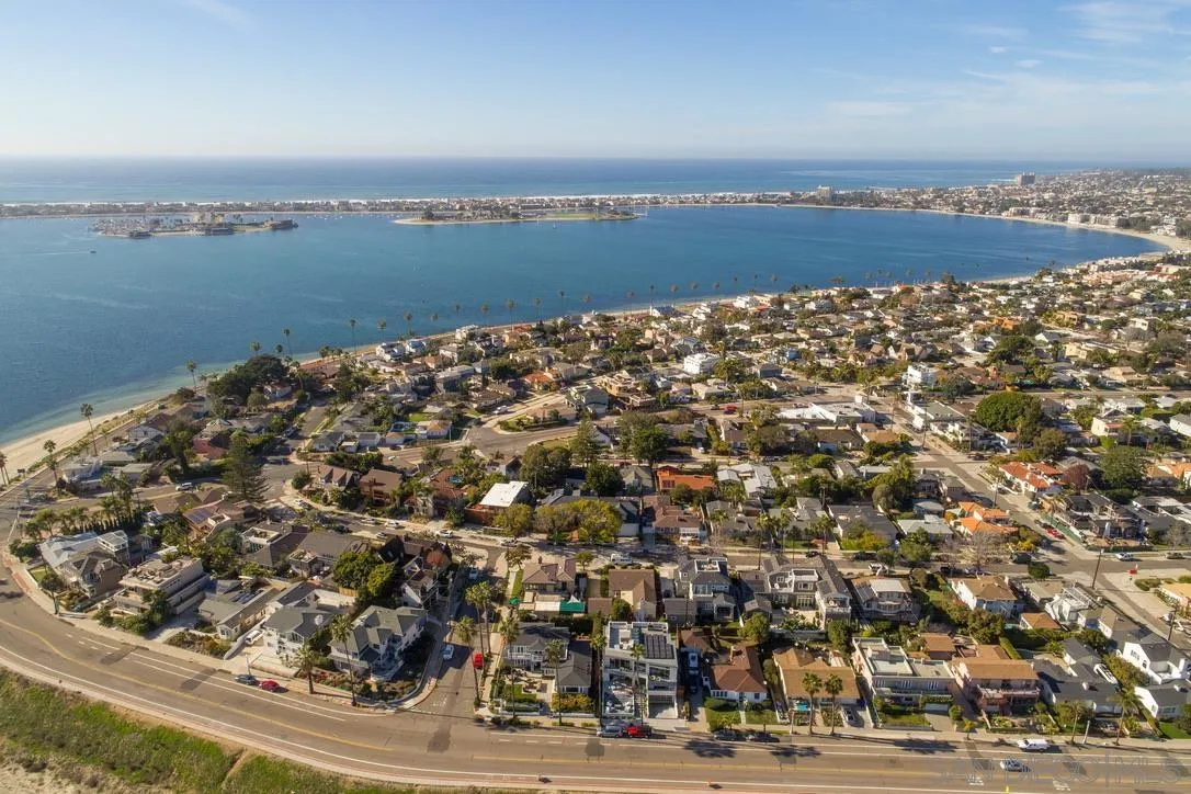 https://cdn.realtyfeed.com/cdn/127/260024088/120eabb3b4147e2a5cc8ef49acfab7f7.webp