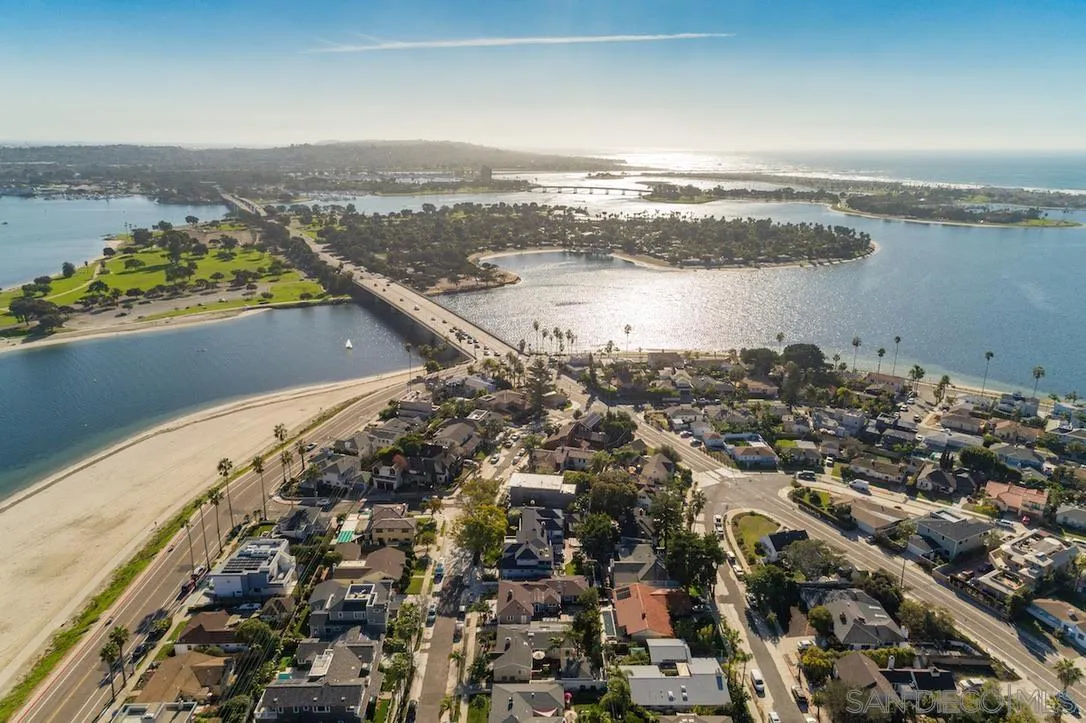 https://cdn.realtyfeed.com/cdn/127/260024088/239e93d9e25f80817a45ce30312e14f1.webp