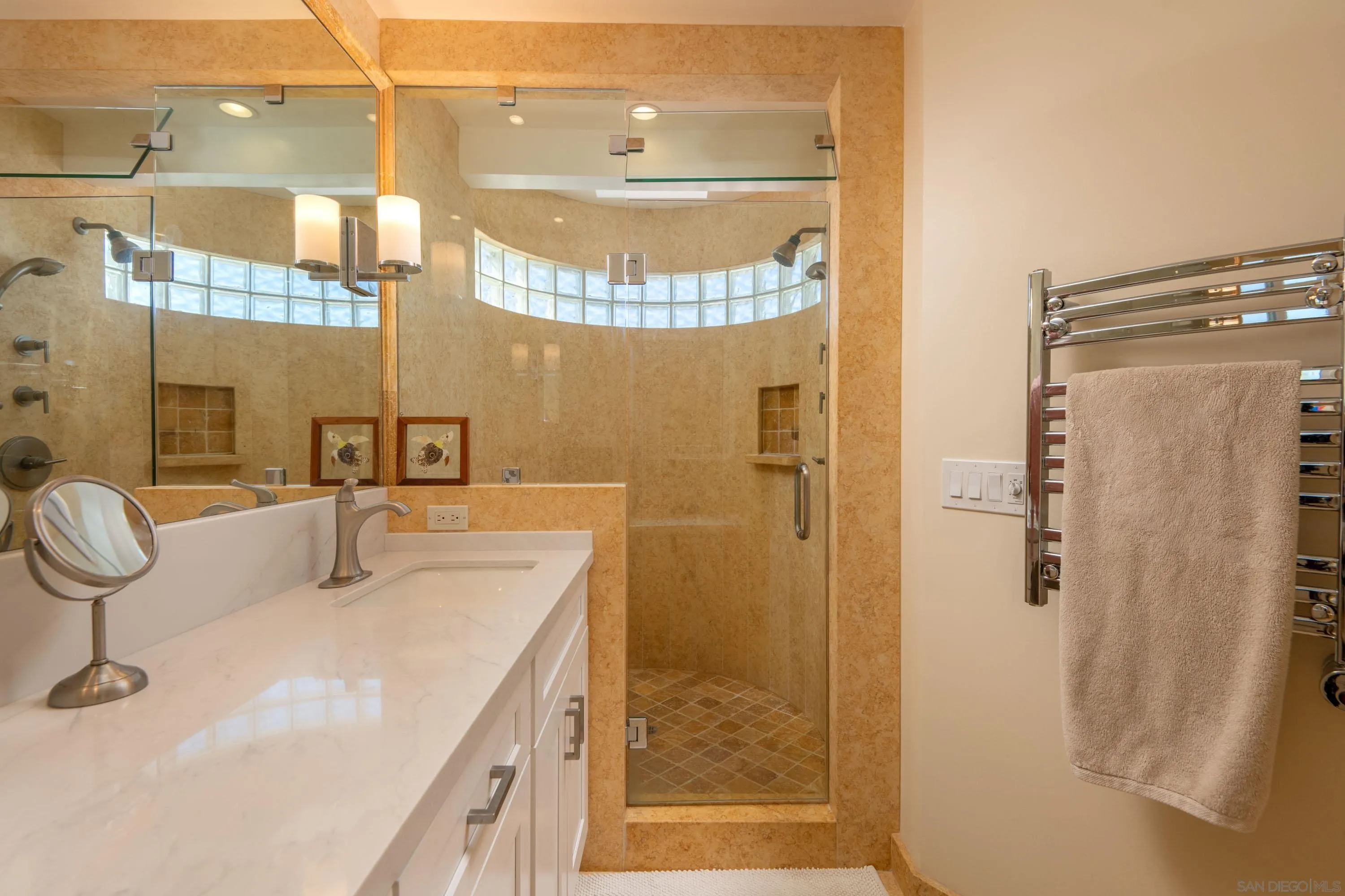https://cdn.realtyfeed.com/cdn/127/260024088/f38a1e1e262f214d032527759703b13b.webp