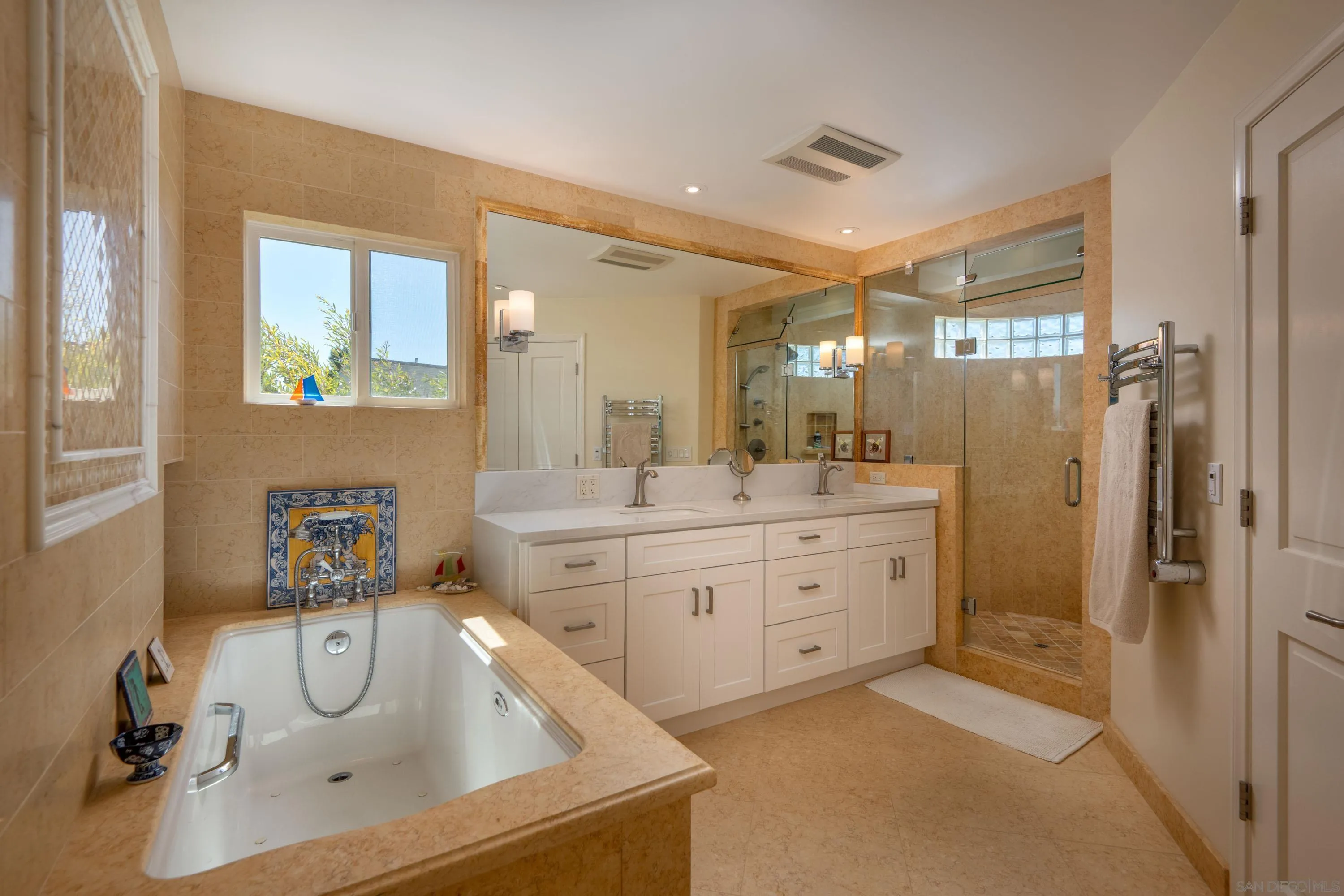 https://cdn.realtyfeed.com/cdn/127/260024088/fce04e39802ce324ad5ebf35e93900c8.webp
