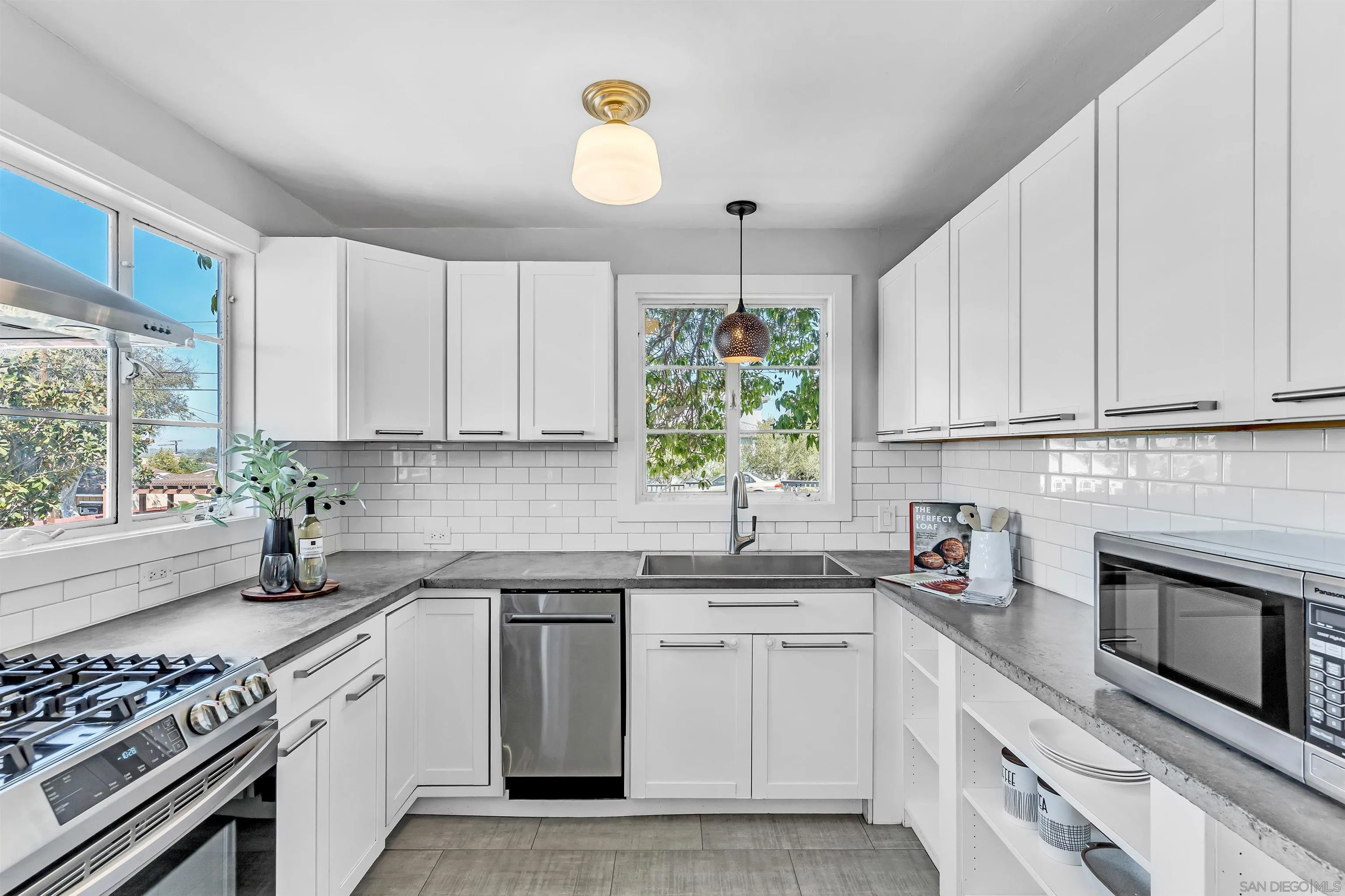 https://cdn.realtyfeed.com/cdn/127/260024091/0ab6bc9c2a0ae379f93e025c391a11ac.webp