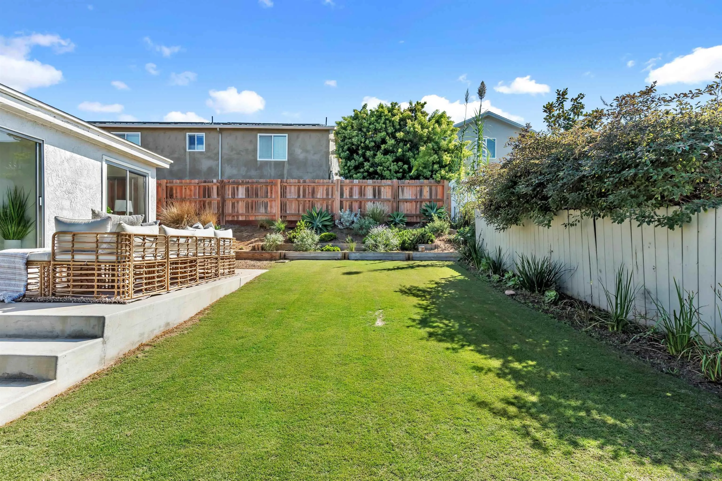 https://cdn.realtyfeed.com/cdn/127/260024091/63cbcb38eef9402bf9f987e787c5ba33.webp