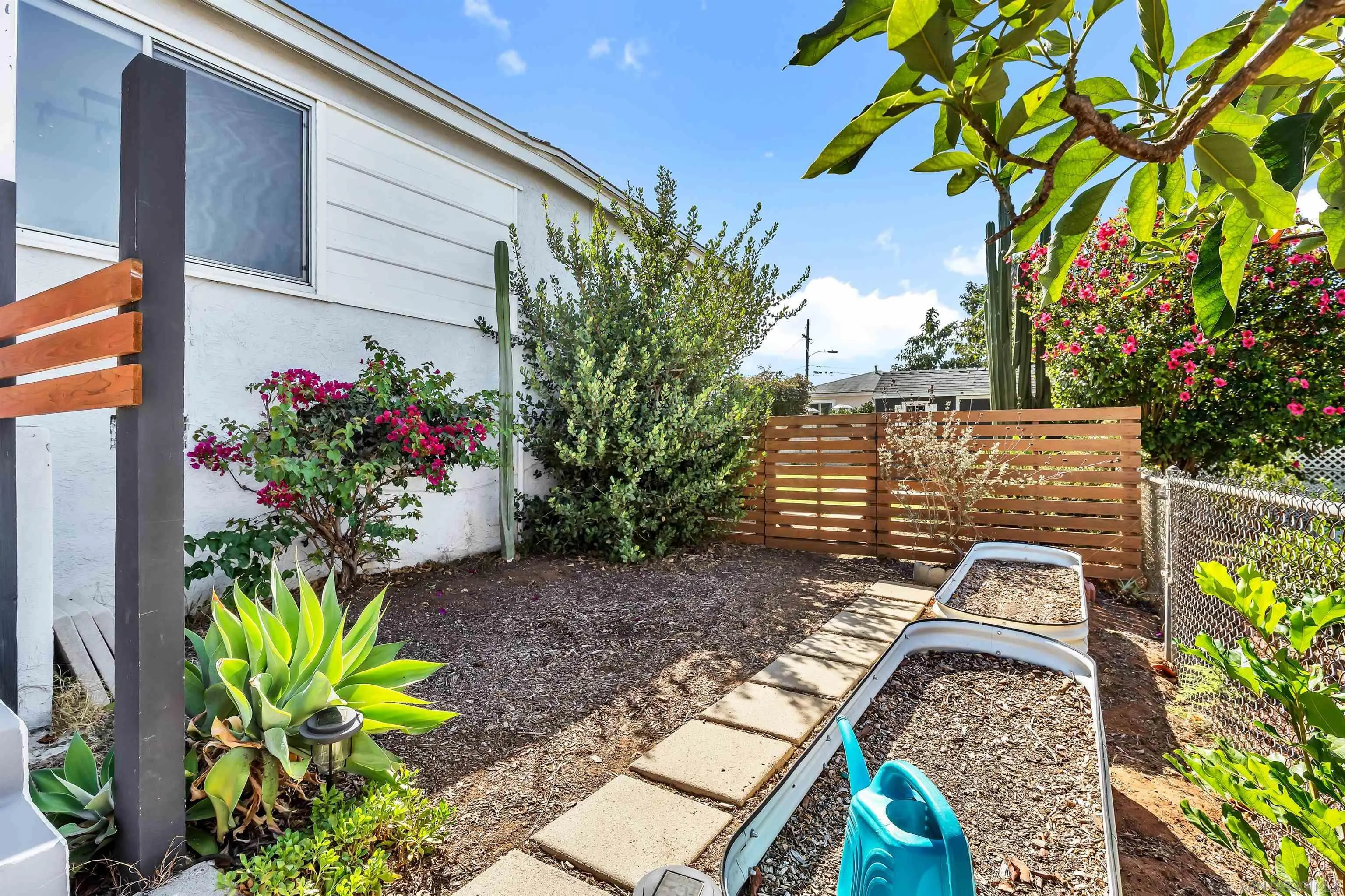 https://cdn.realtyfeed.com/cdn/127/260024091/b0bd70cc4f47f8c1ed1eba52ac391001.webp