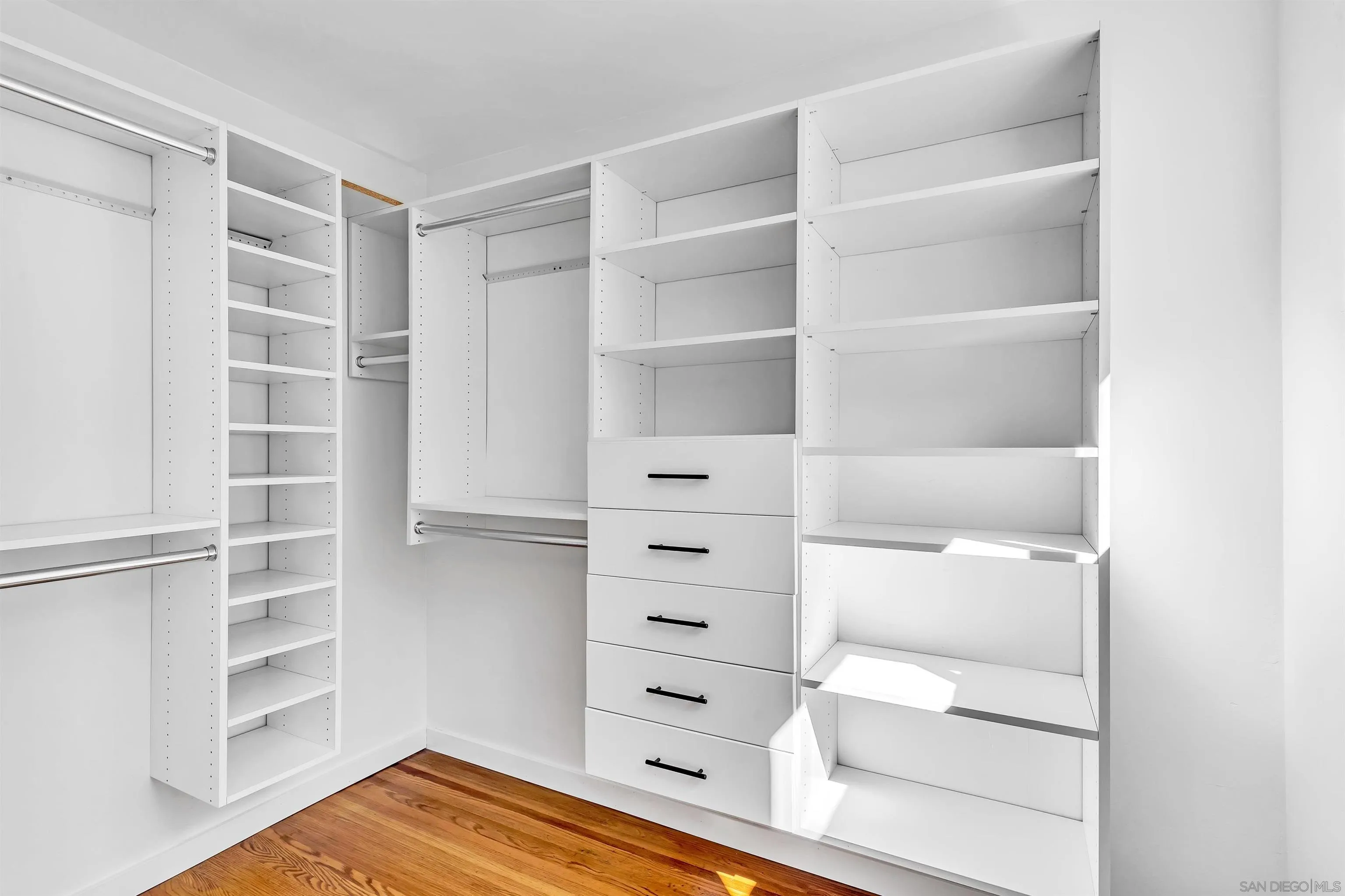 https://cdn.realtyfeed.com/cdn/127/260024091/b4985a33d2fefa18d3b74ceed2d992c8.webp