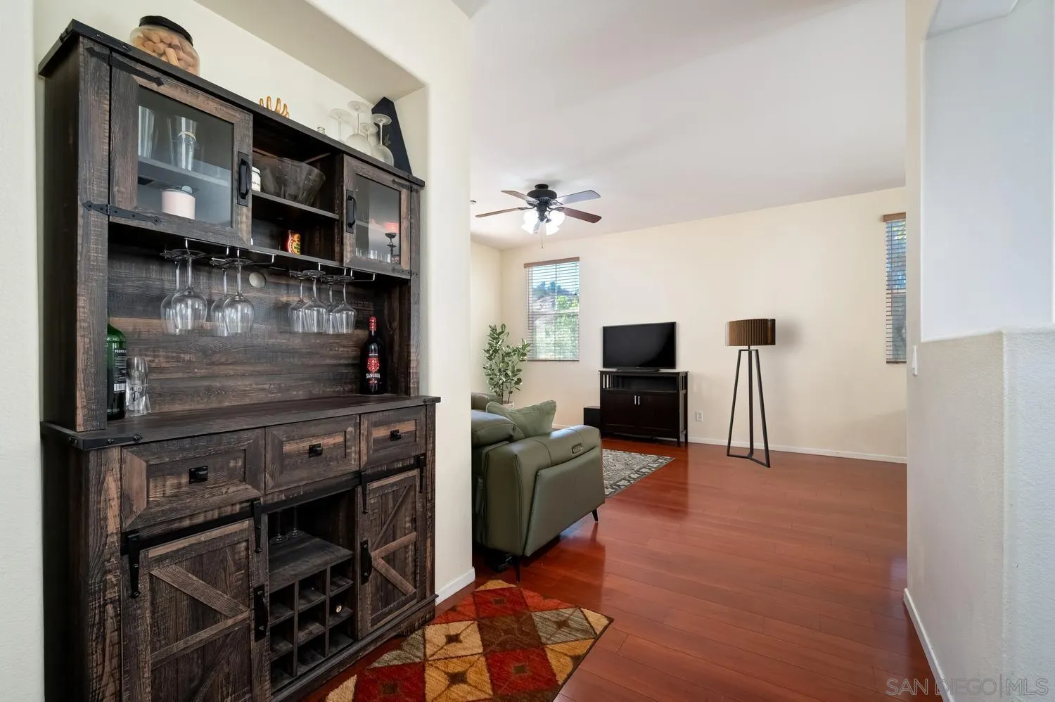 https://cdn.realtyfeed.com/cdn/127/260024092/0097b2e56d31a9a859b9151915e6b881.webp