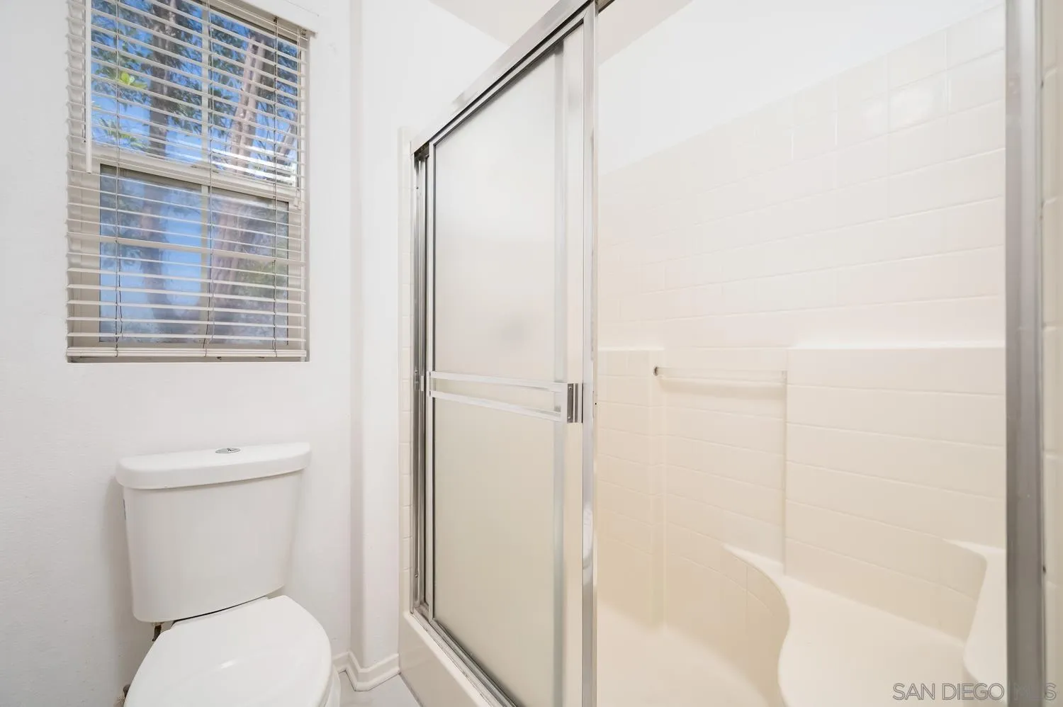 https://cdn.realtyfeed.com/cdn/127/260024092/7eedf1d7e2ea07be017857ff88c5de32.webp
