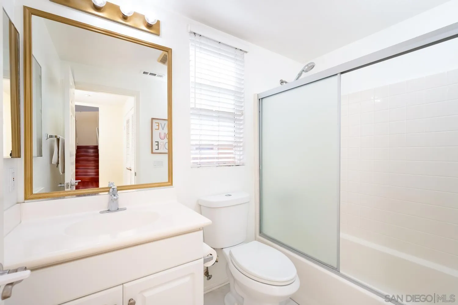 https://cdn.realtyfeed.com/cdn/127/260024092/89b330b0d607ce8e071b36eae8c13bea.webp